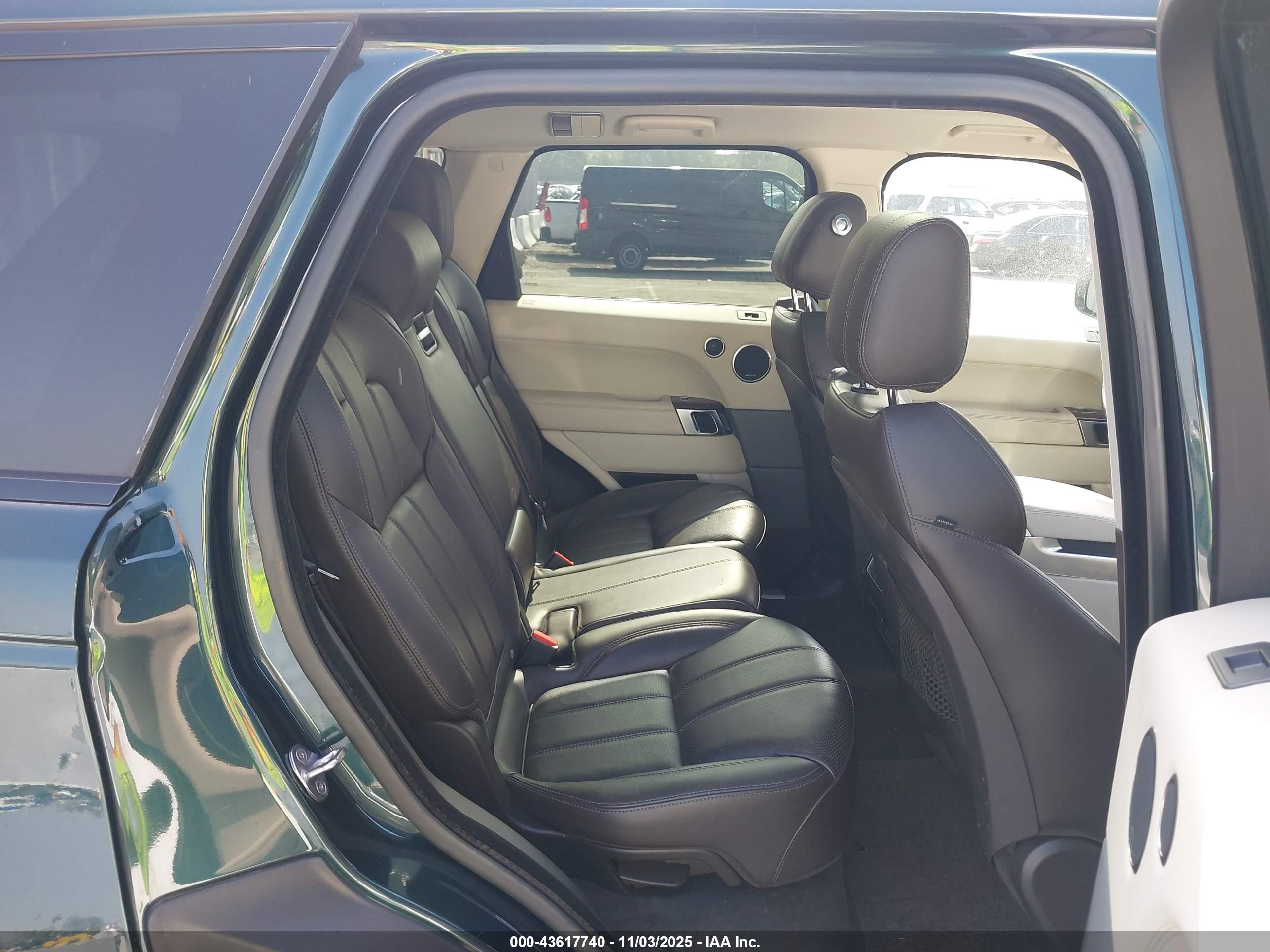 LAND ROVER image 8