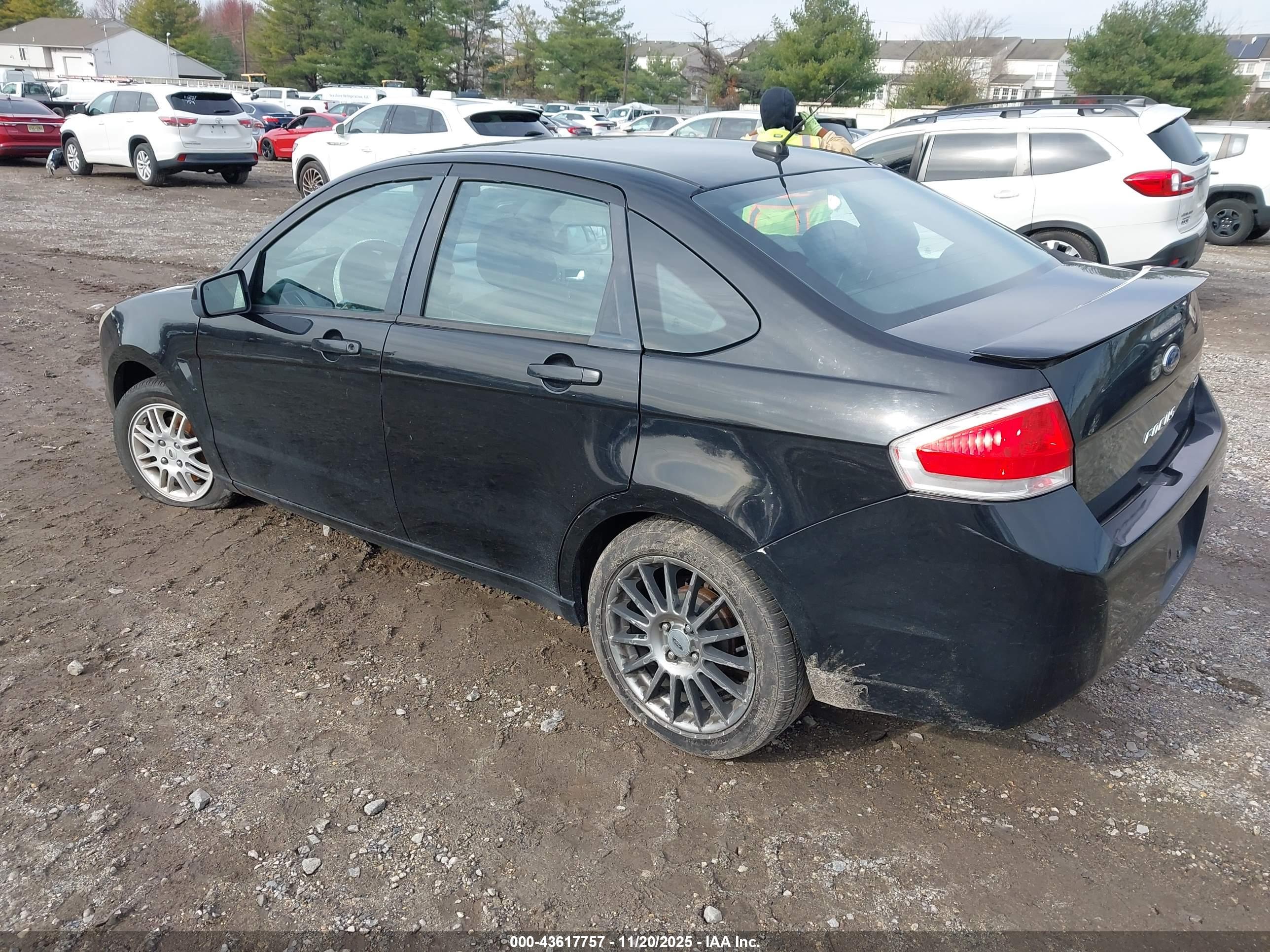 FORD FOCUS image 3