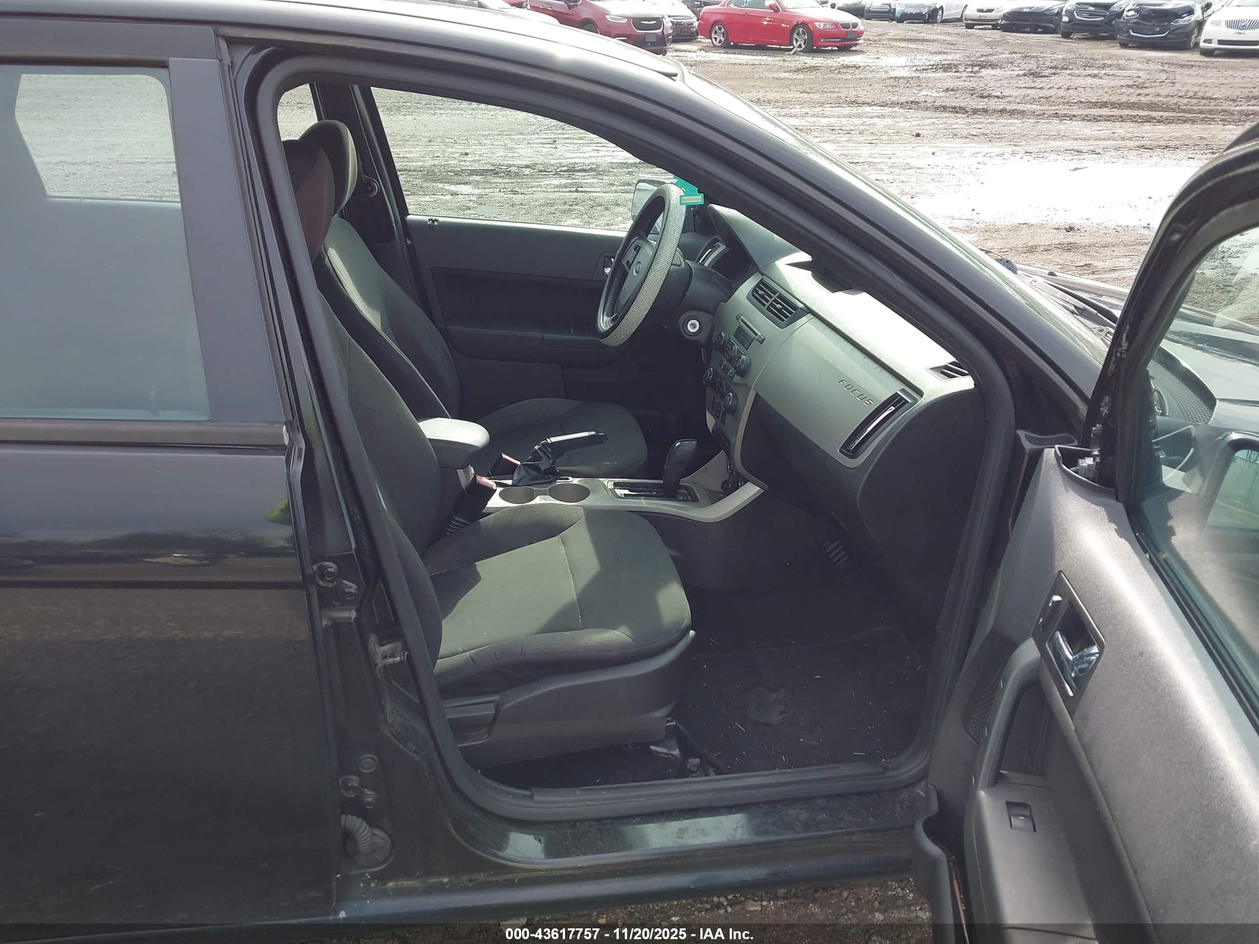 FORD FOCUS image 5