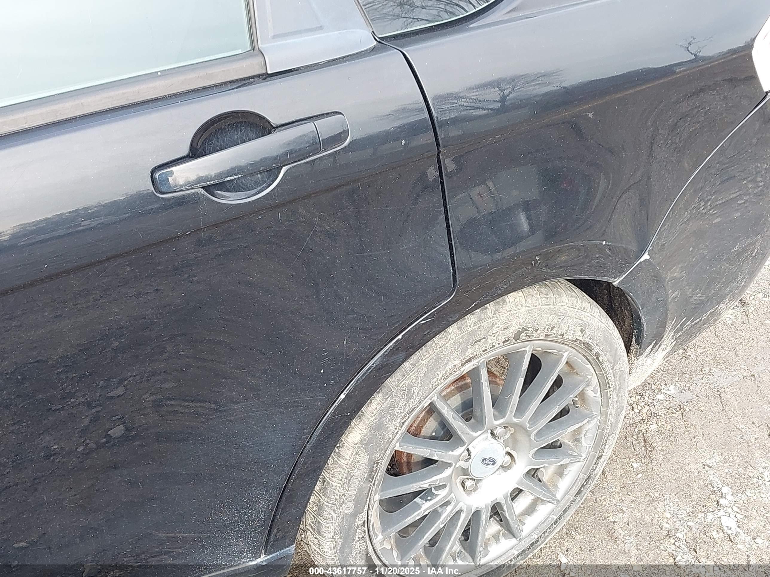 FORD FOCUS image 6