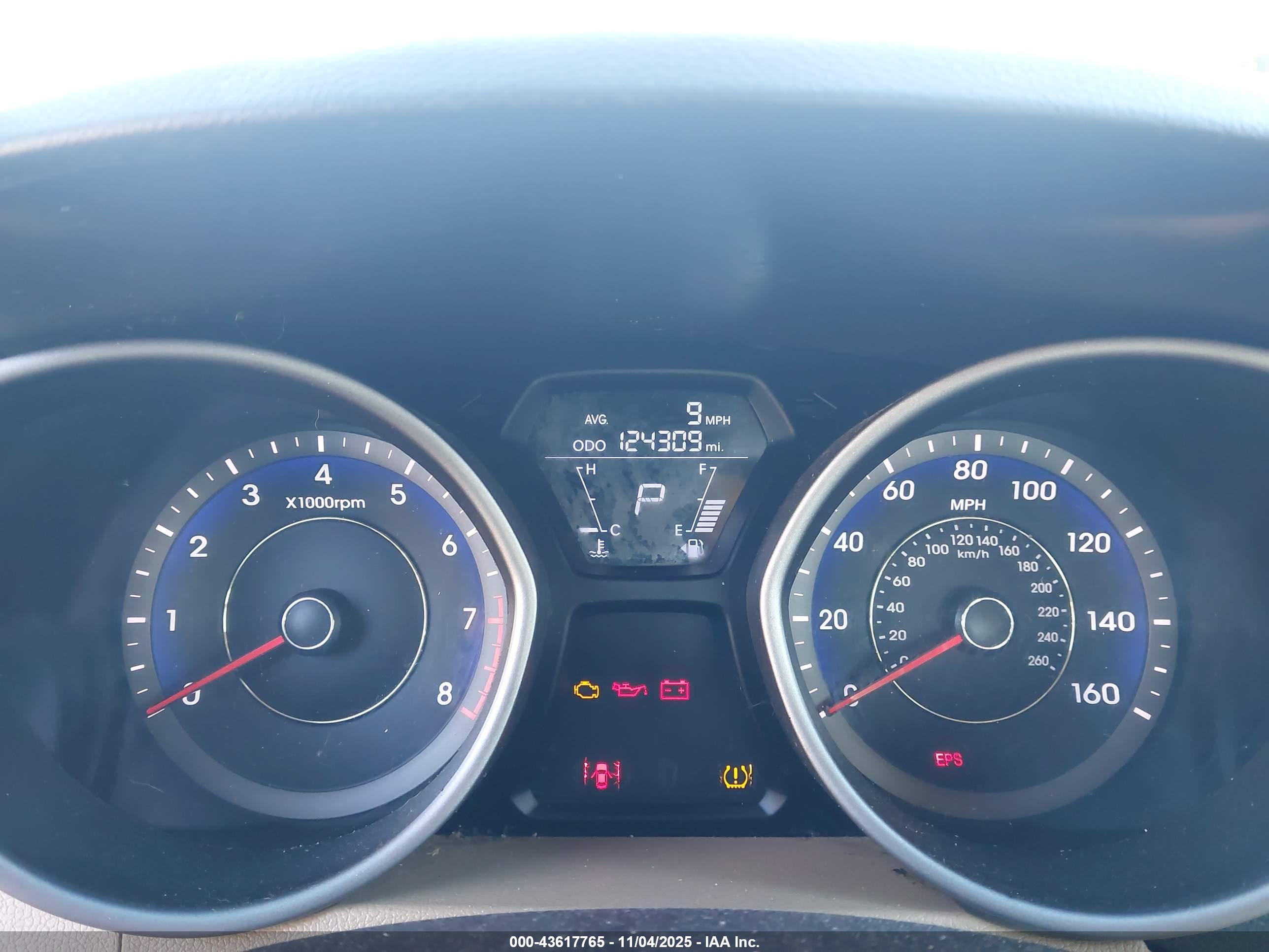 HYUNDAI ELANTRA image 7