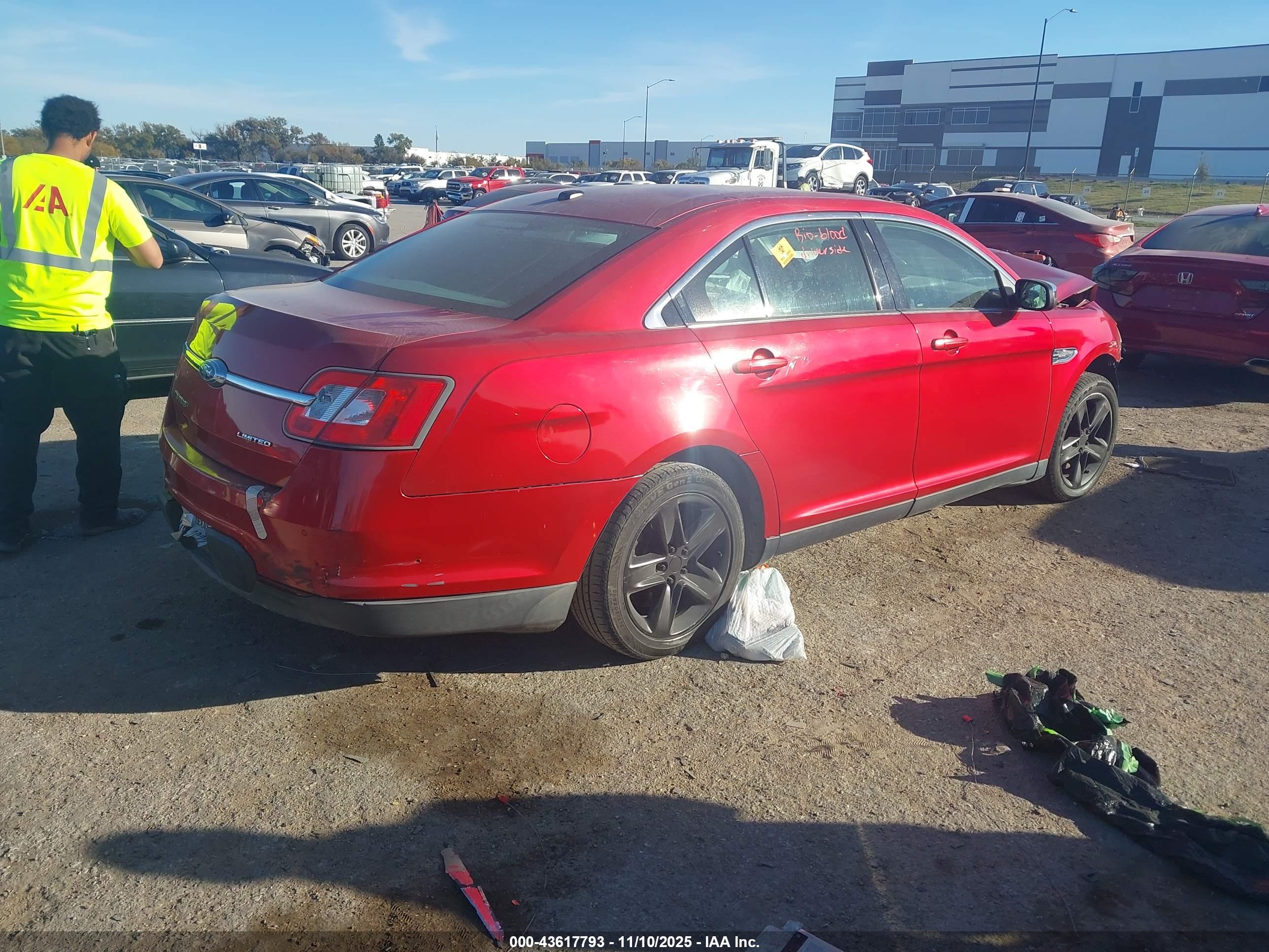 FORD TAURUS image 4