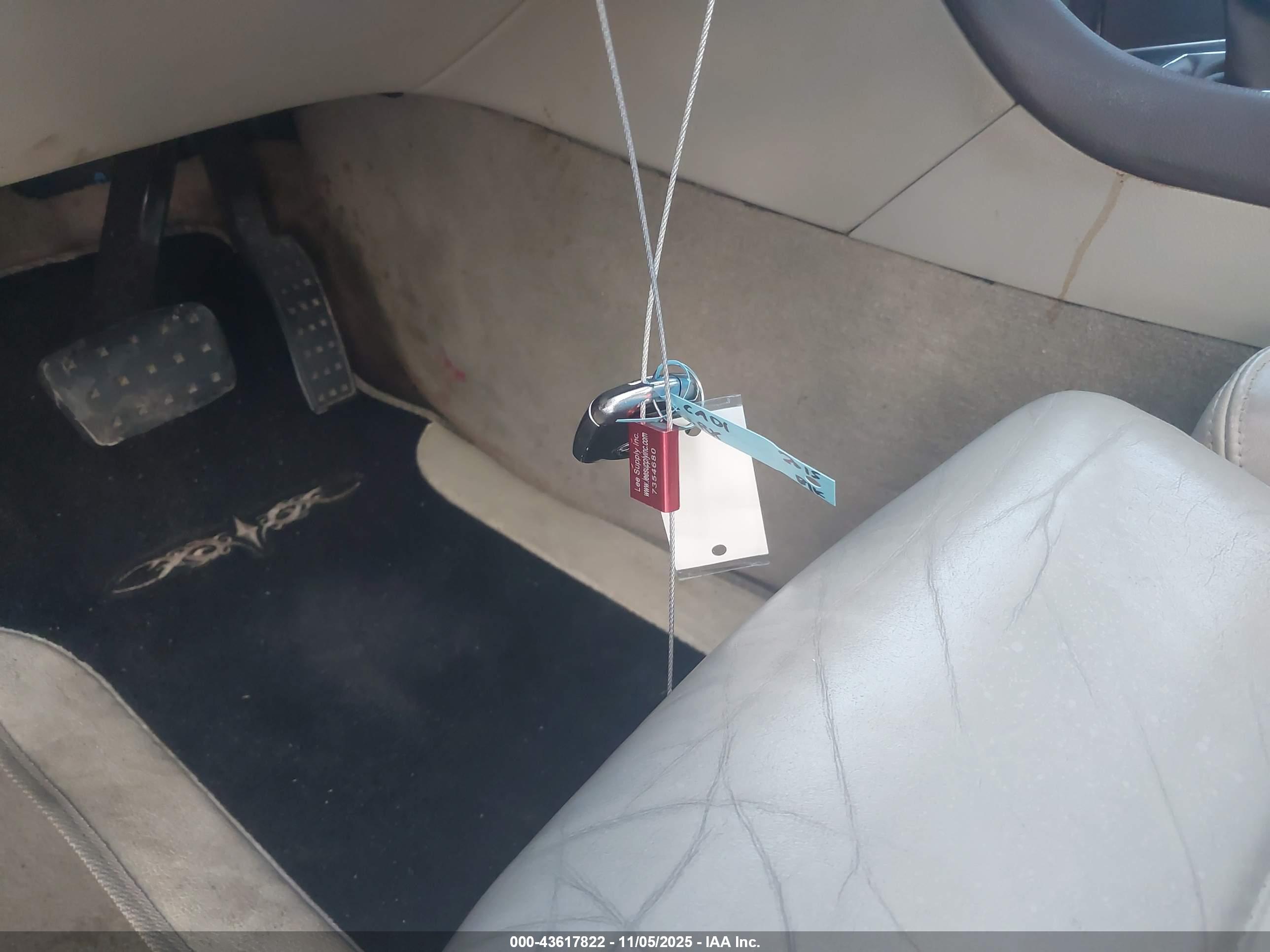 CADILLAC SRX image 11