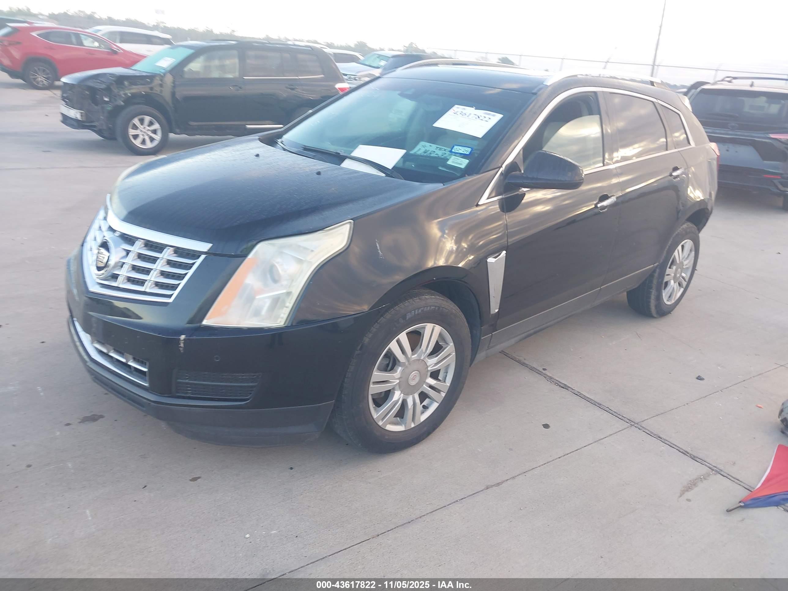 CADILLAC SRX image 2