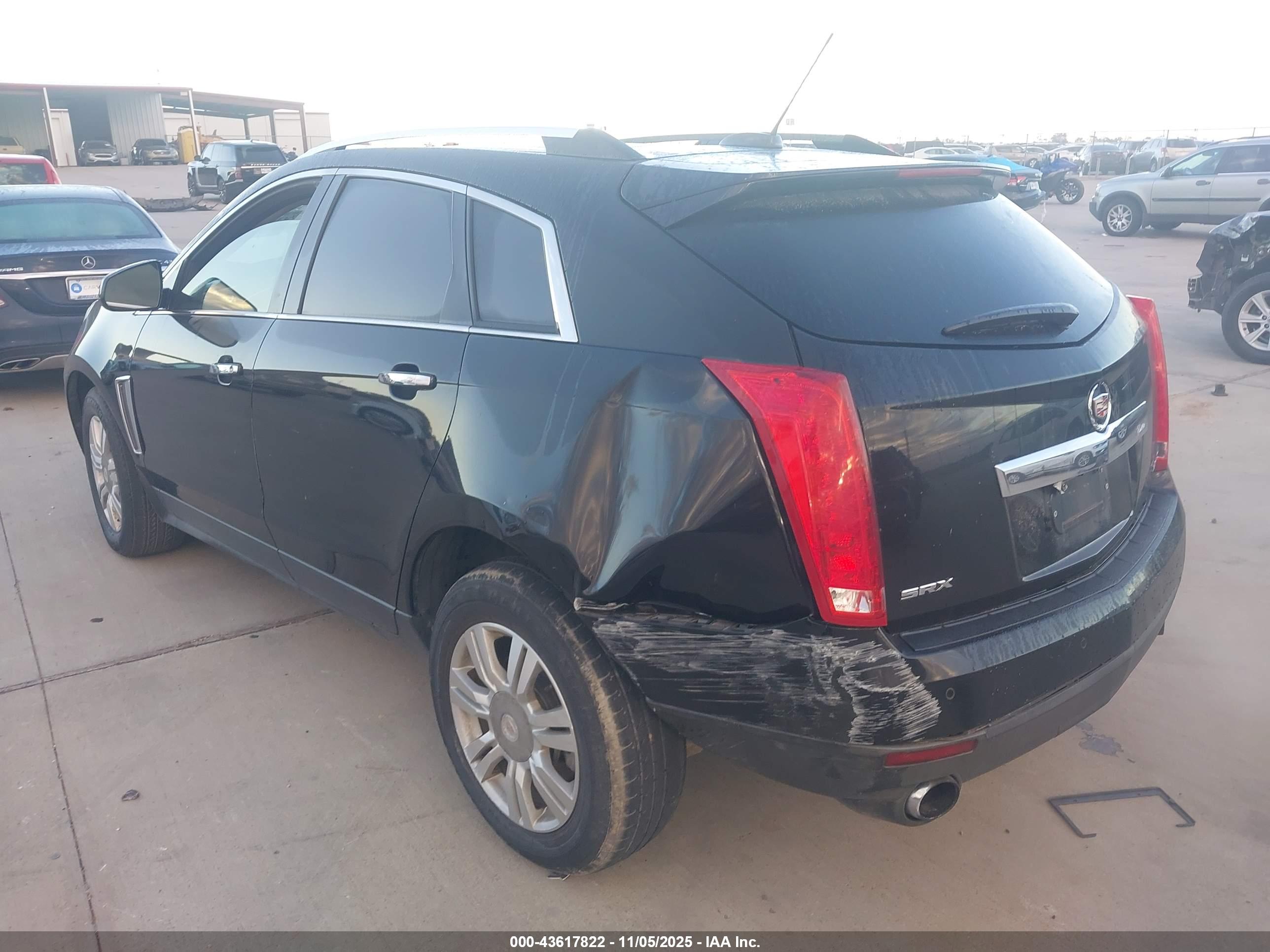 CADILLAC SRX image 3