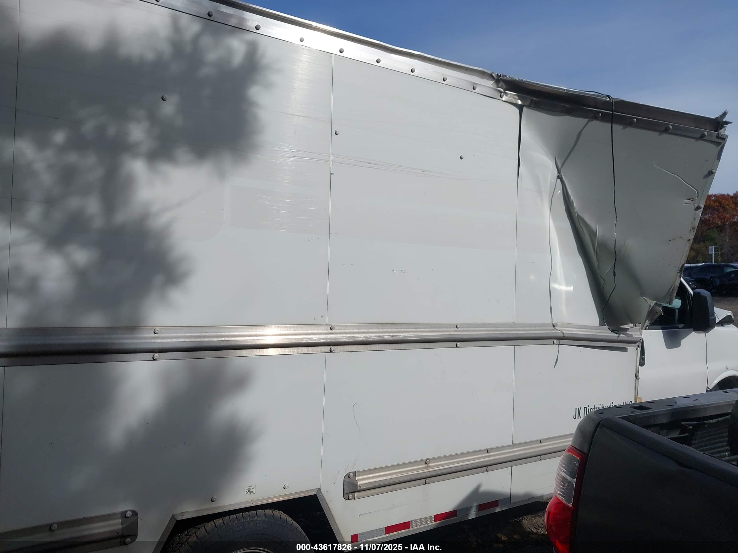 GMC SAVANA image 4