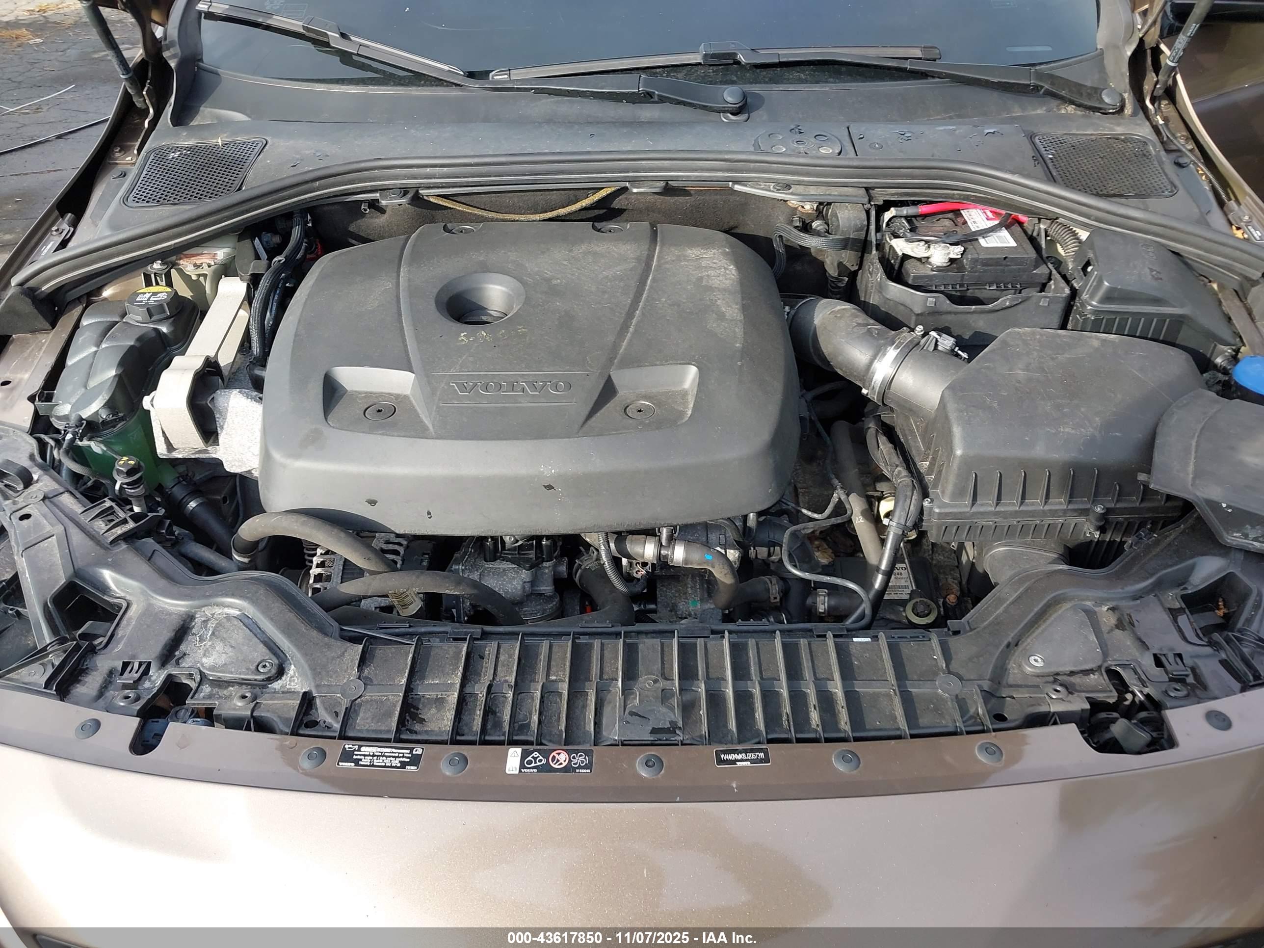 VOLVO V60 image 10