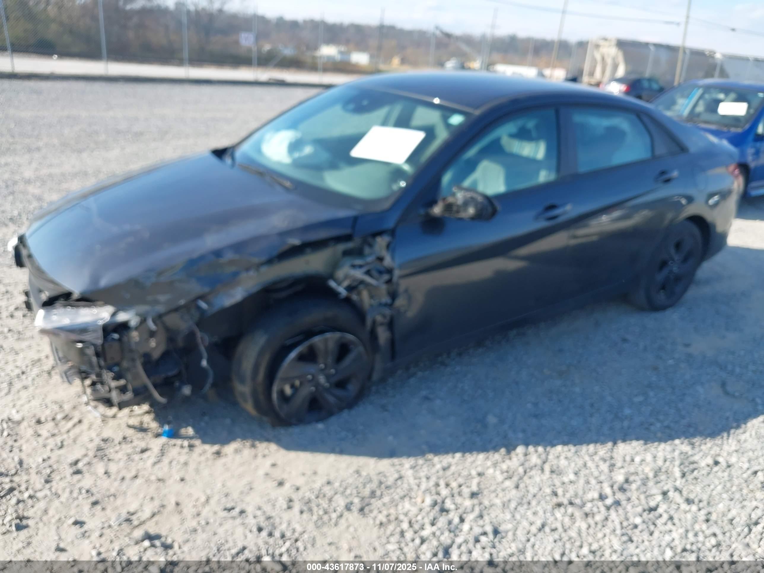 HYUNDAI ELANTRA image 2