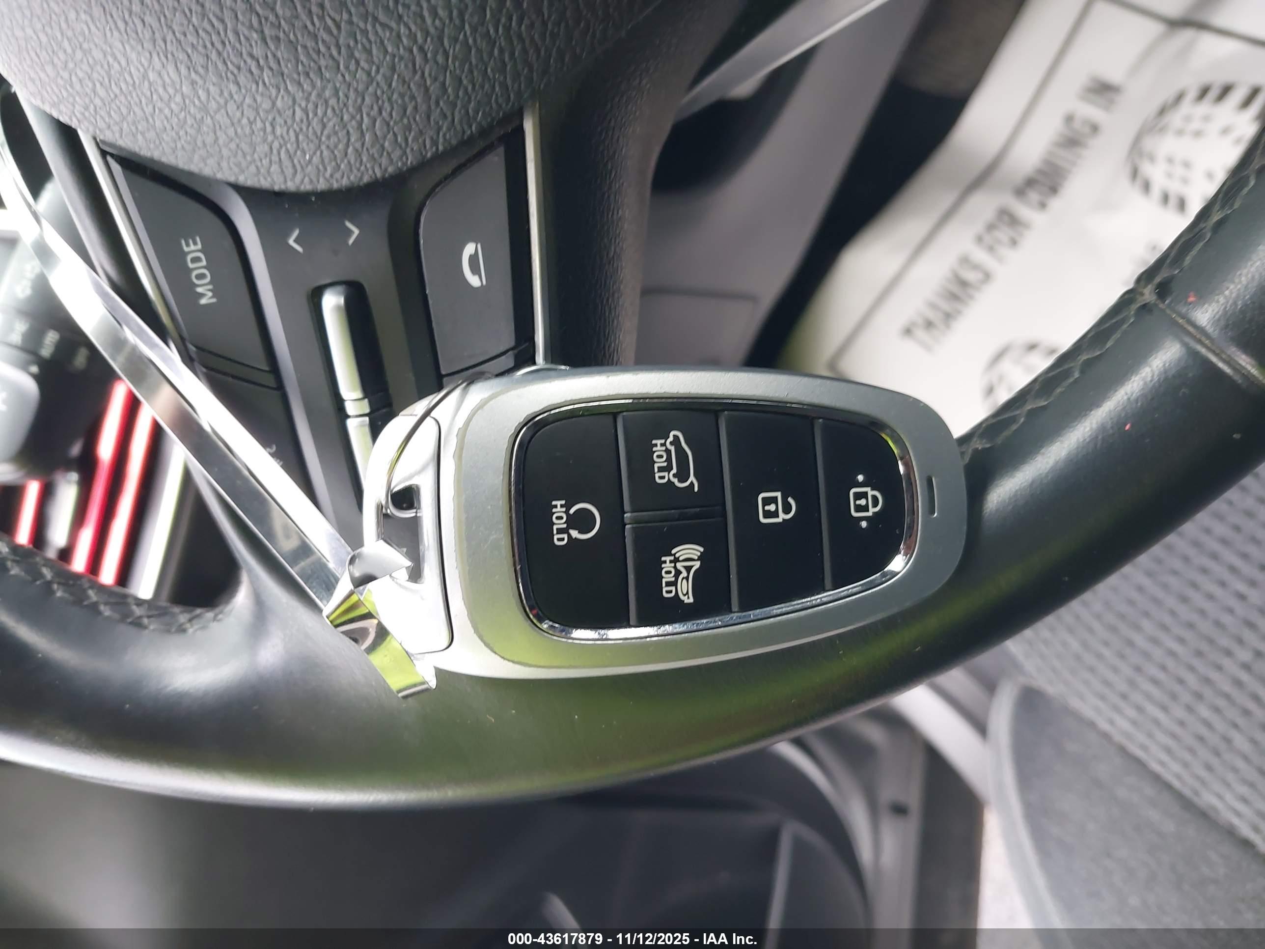 HYUNDAI SANTA image 11