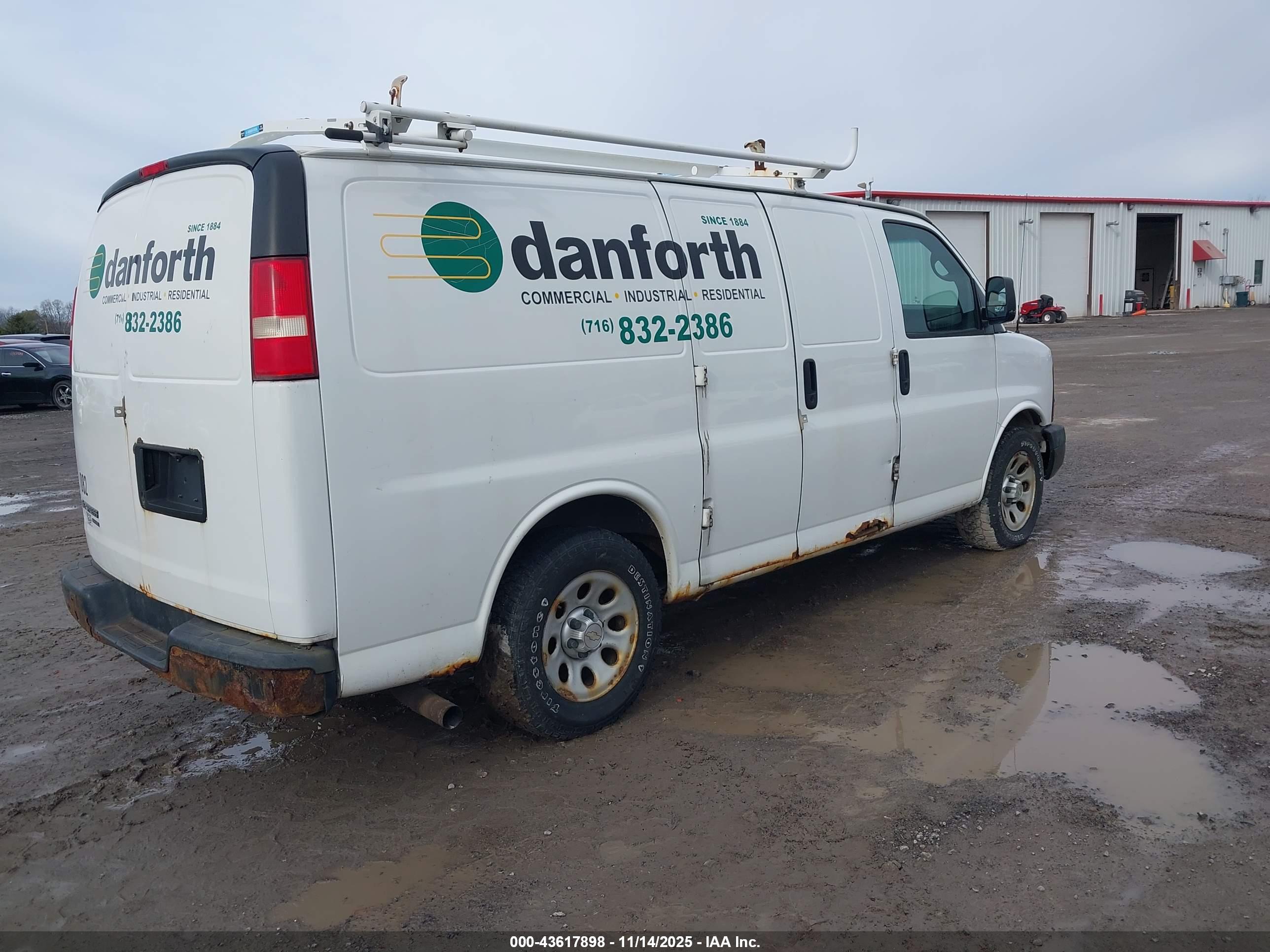 CHEVROLET EXPRESS image 4