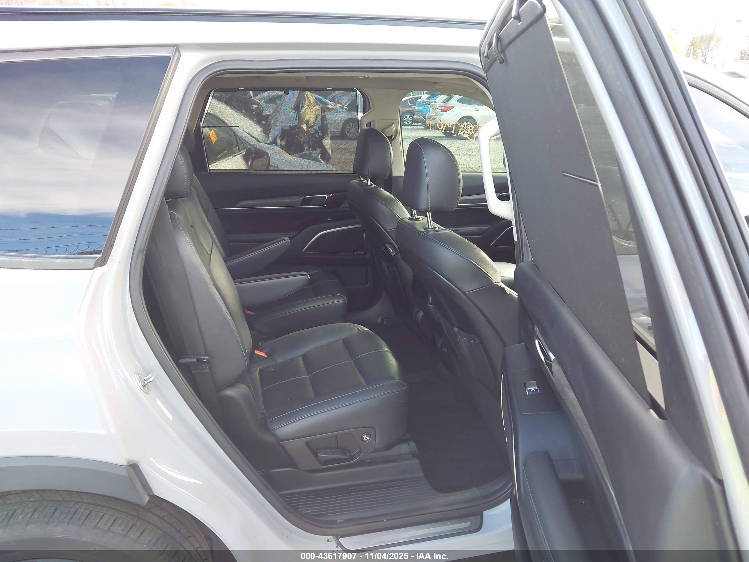KIA TELLURIDE image 8
