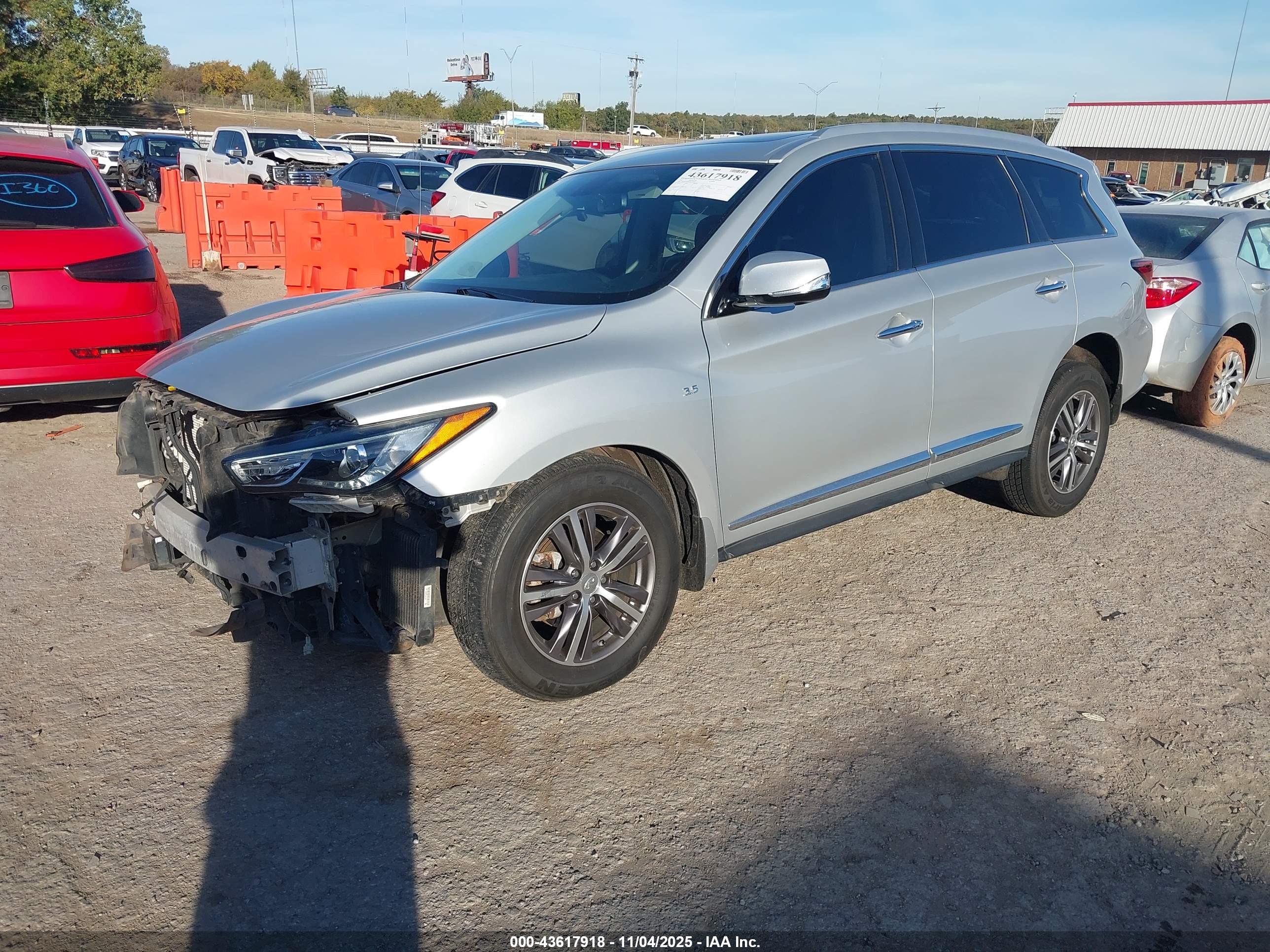 INFINITI QX60 image 2