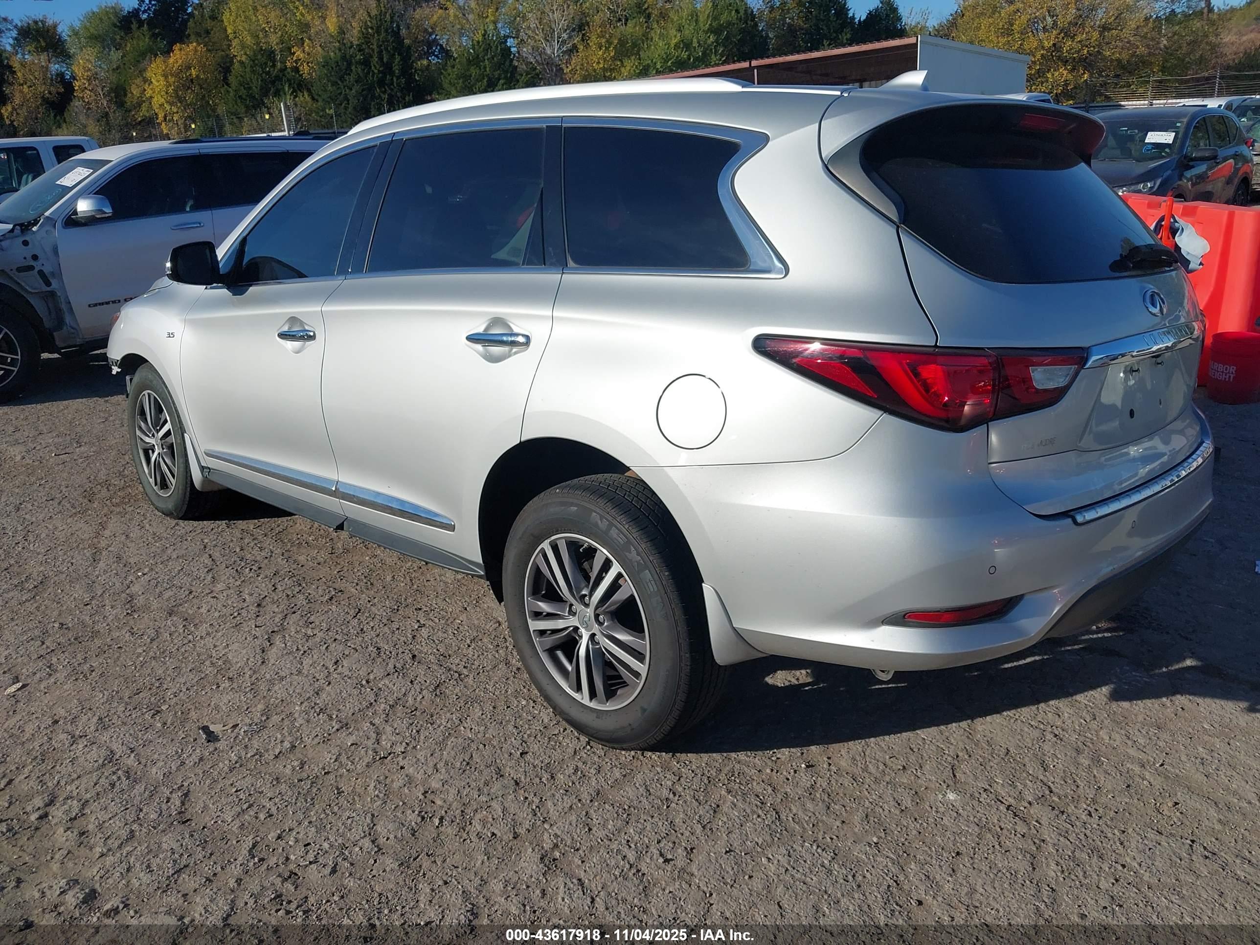 INFINITI QX60 image 3
