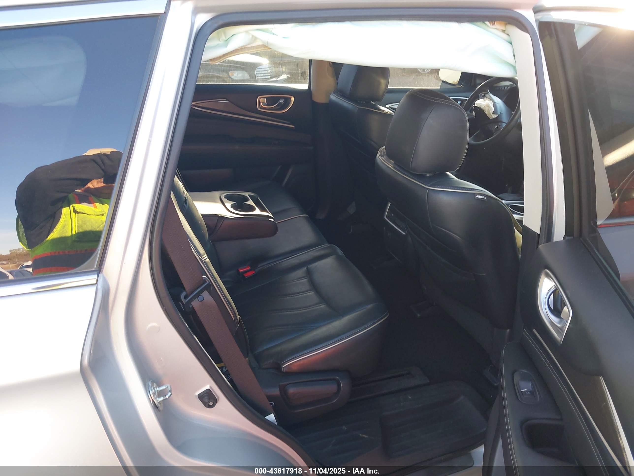 INFINITI QX60 image 8