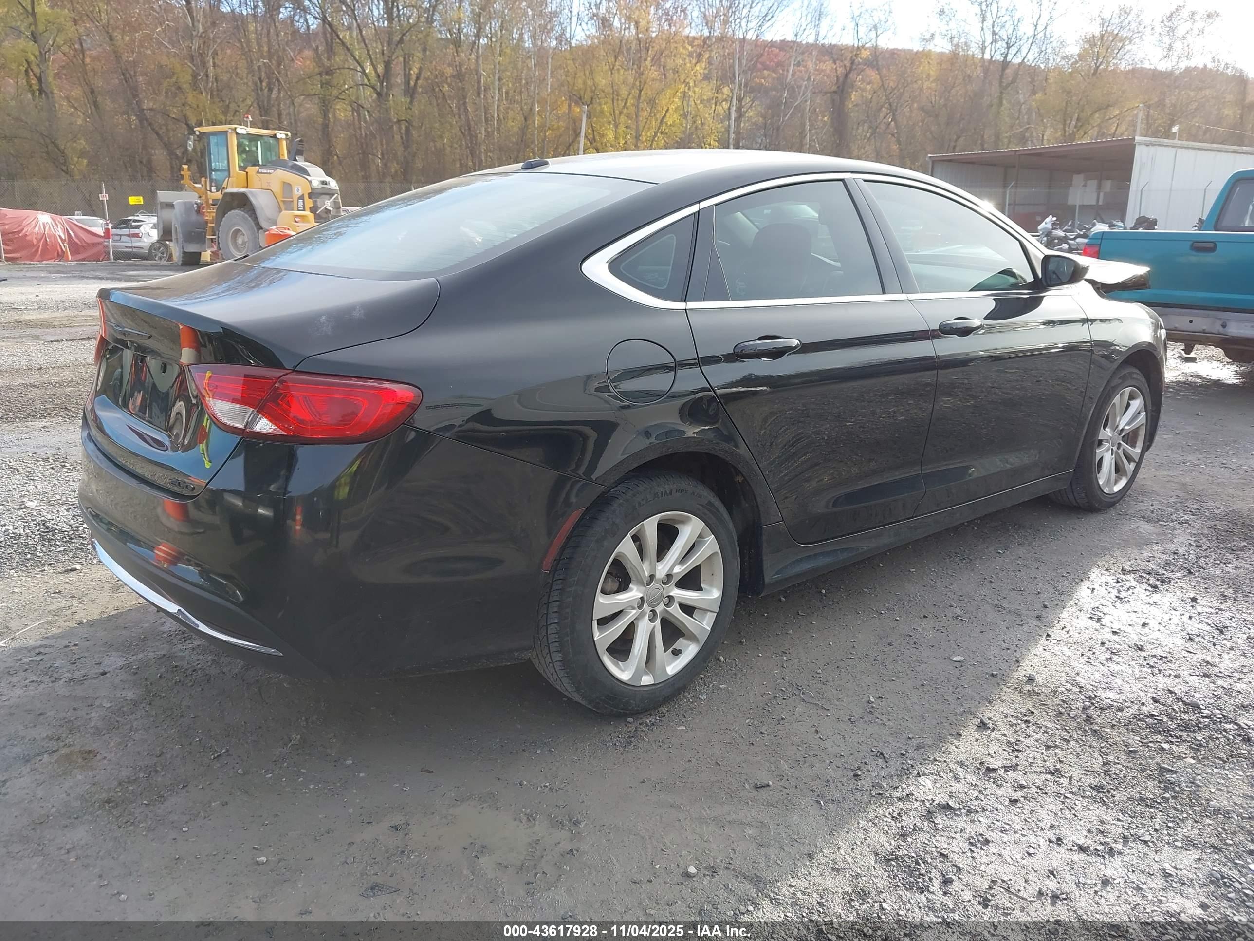CHRYSLER 200 image 4