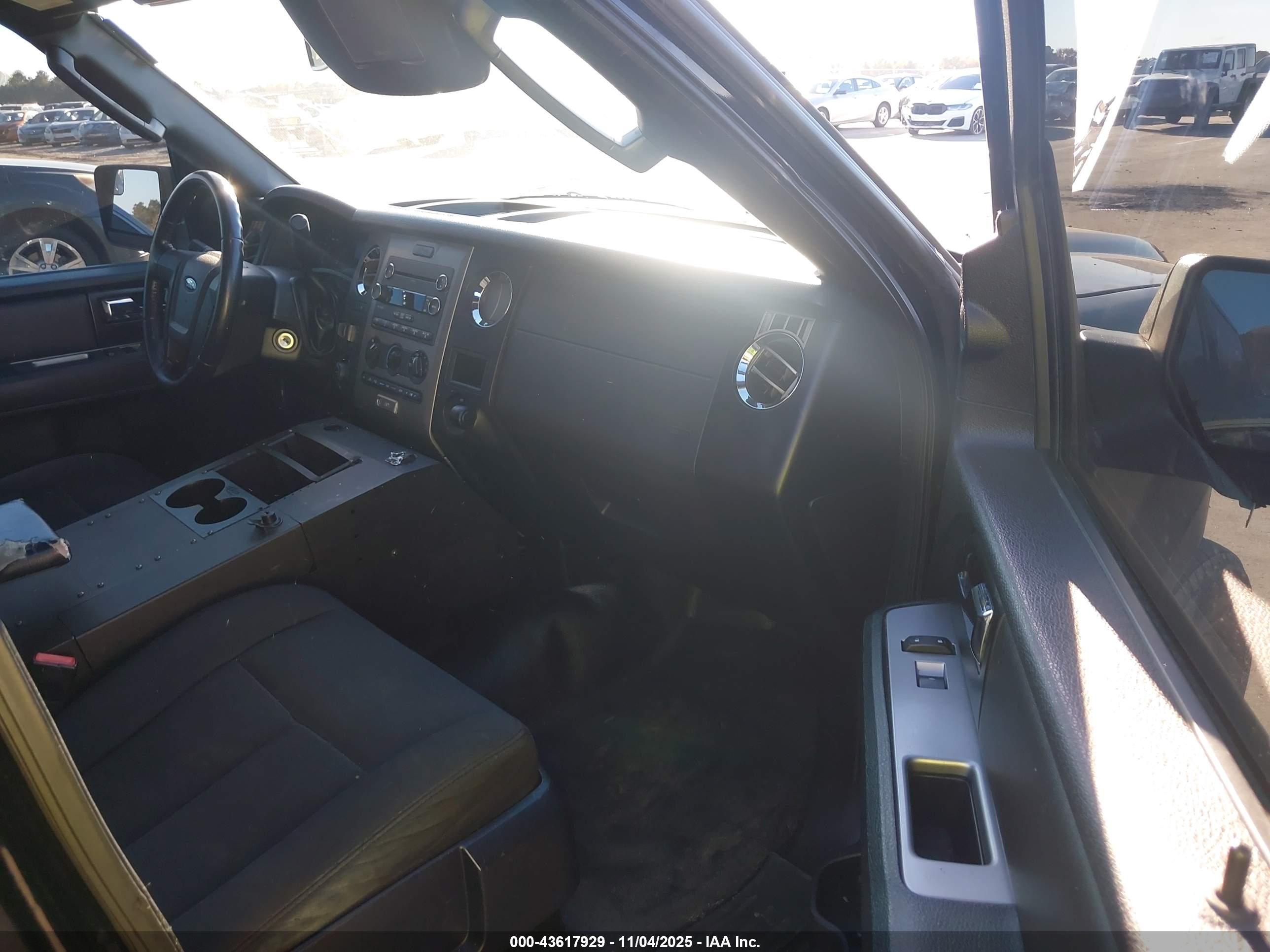 FORD EXPEDITION image 5