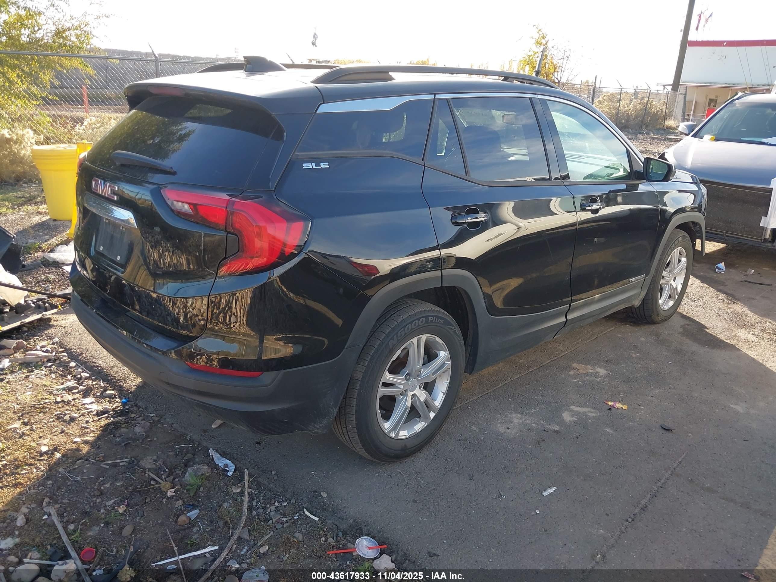 GMC TERRAIN image 4