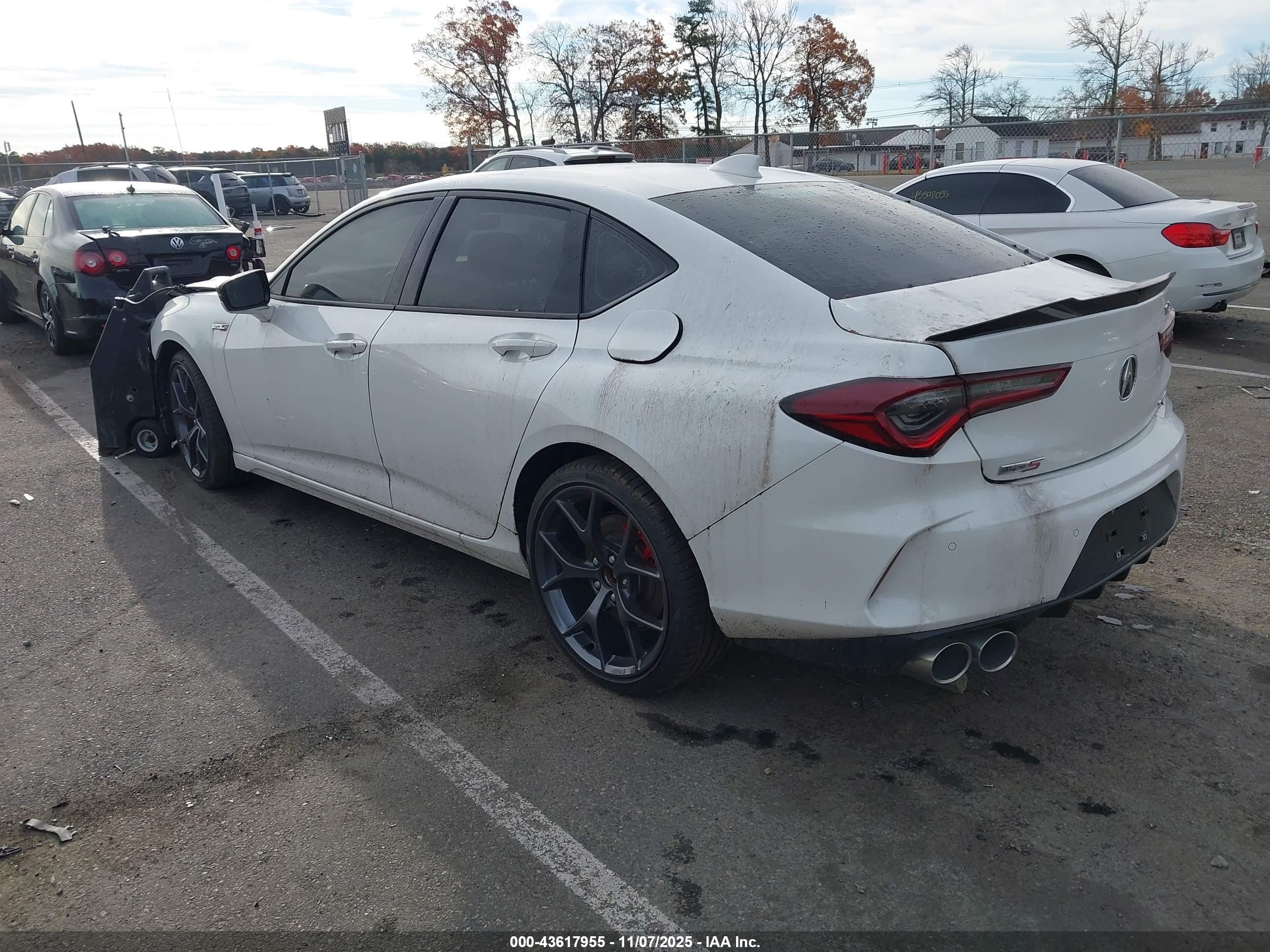 ACURA TLX image 3