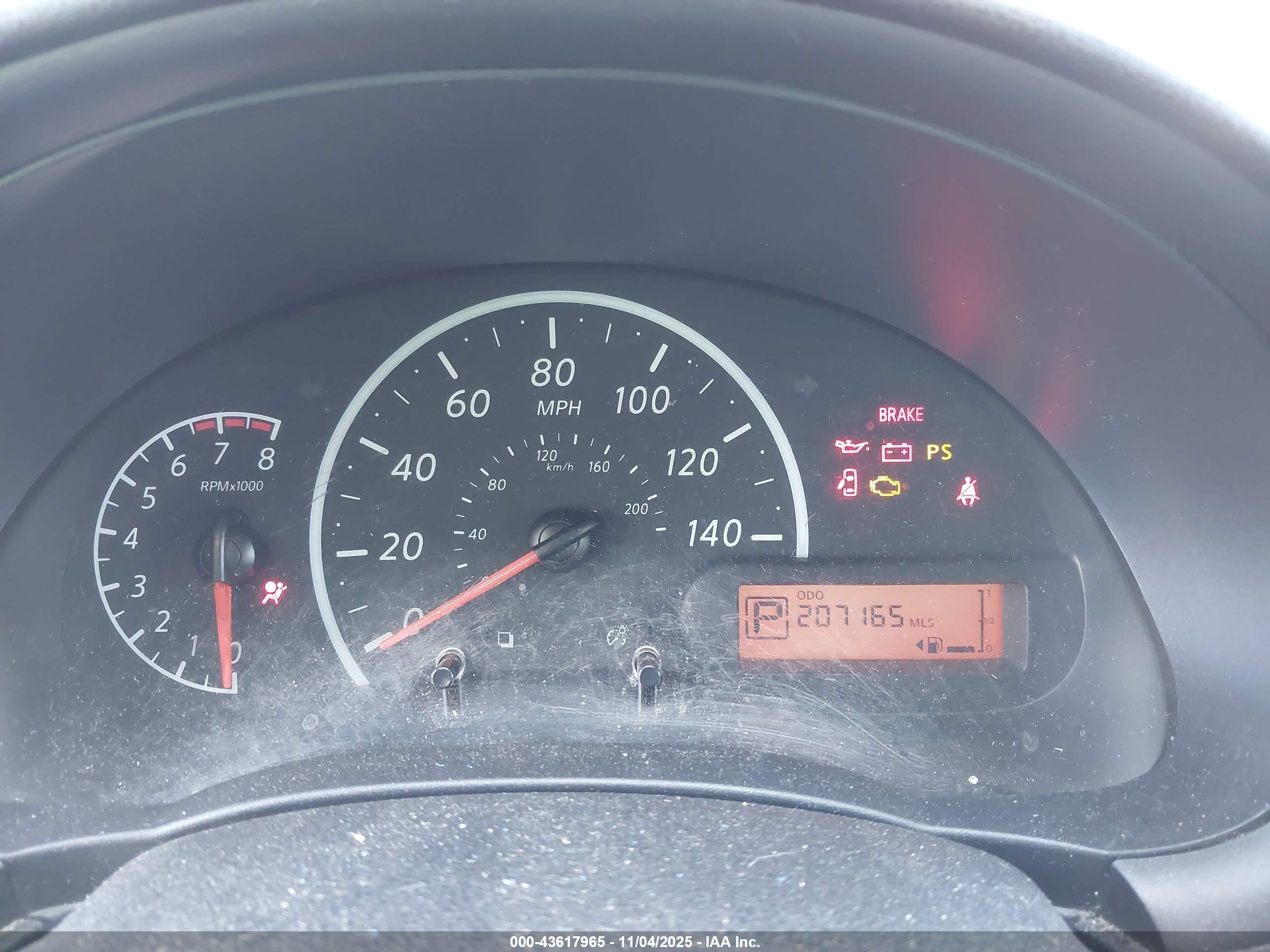 NISSAN VERSA image 7