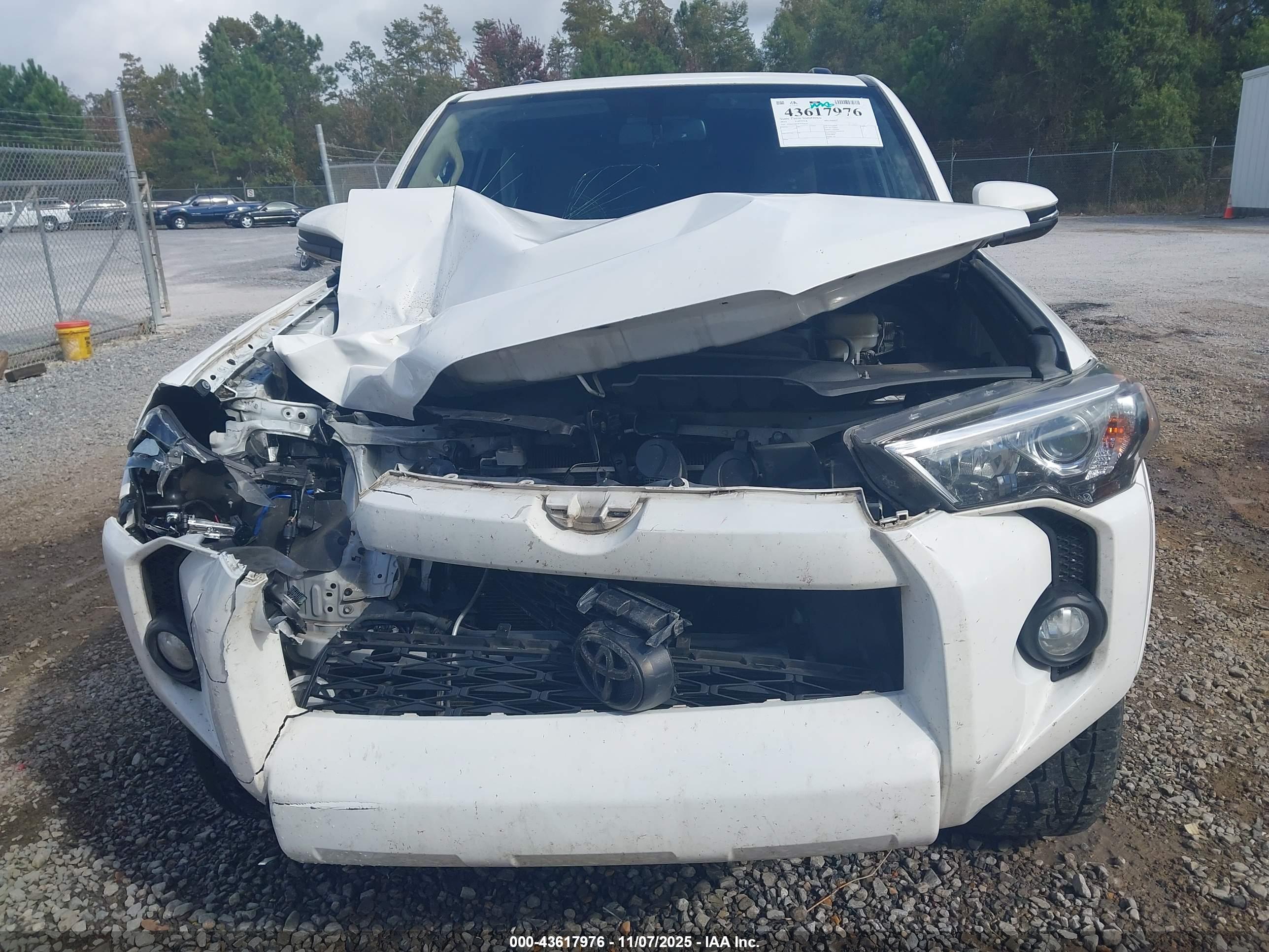 TOYOTA 4RUNNER image 6