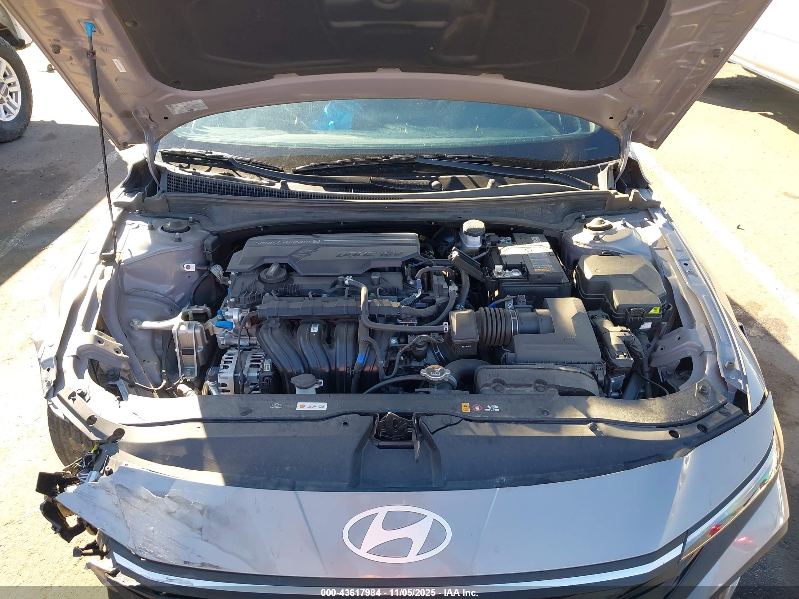 HYUNDAI ELANTRA image 10