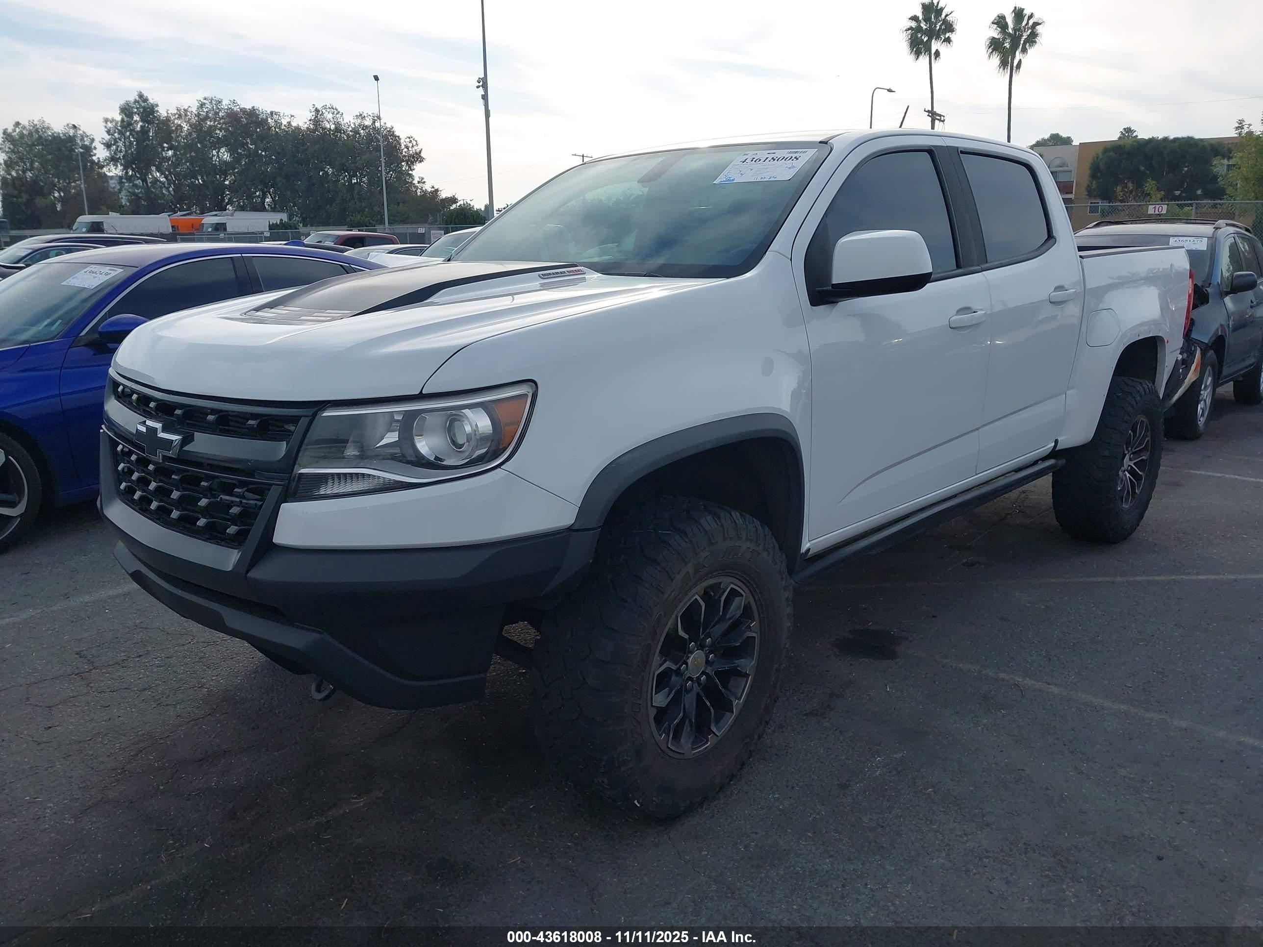 CHEVROLET COLORADO image 2
