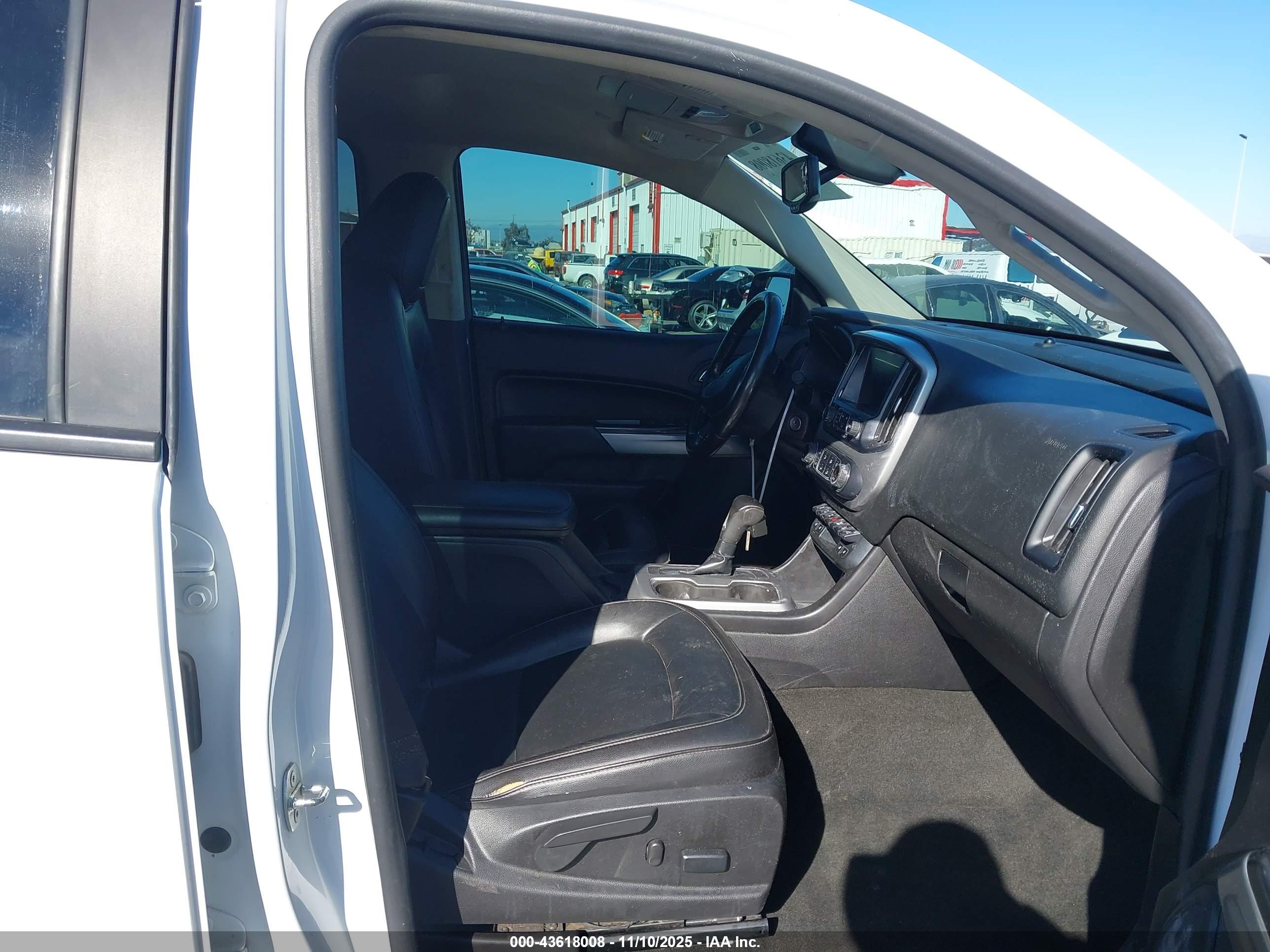 CHEVROLET COLORADO image 5