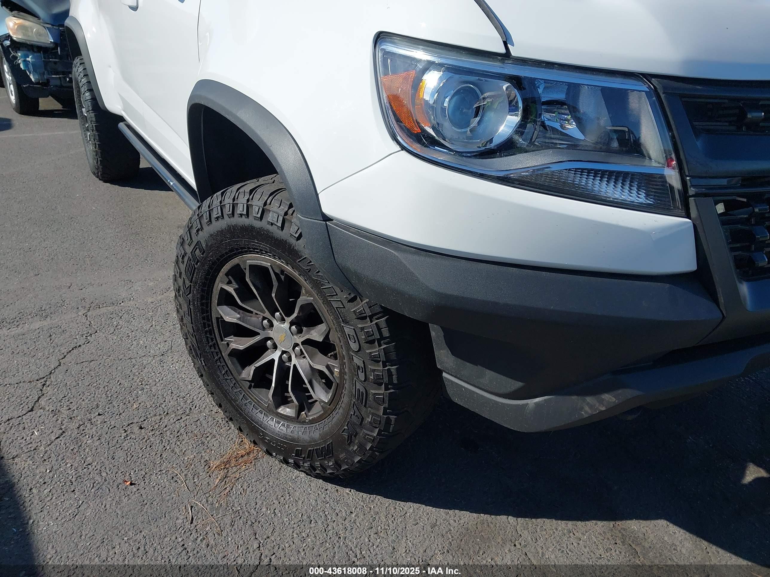 CHEVROLET COLORADO image 6