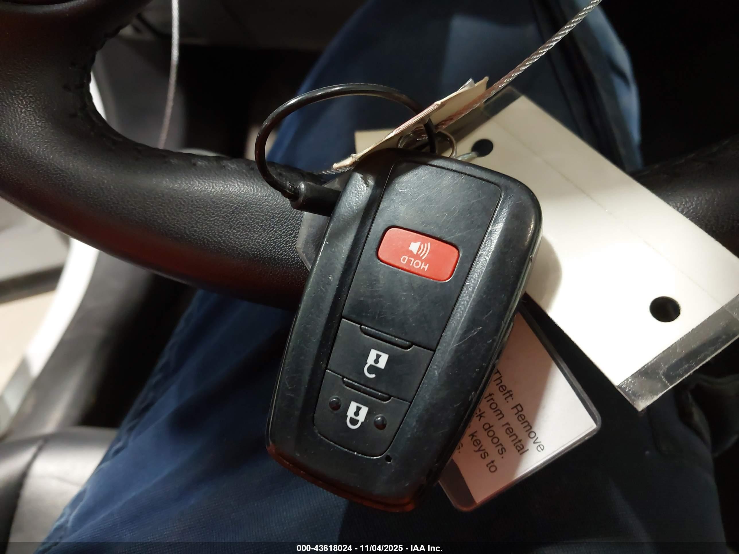 TOYOTA RAV4 image 11
