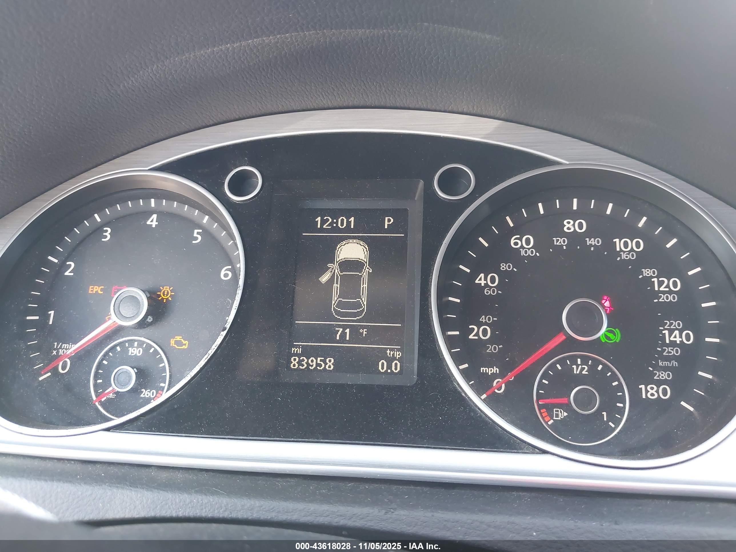 VOLKSWAGEN CC image 7