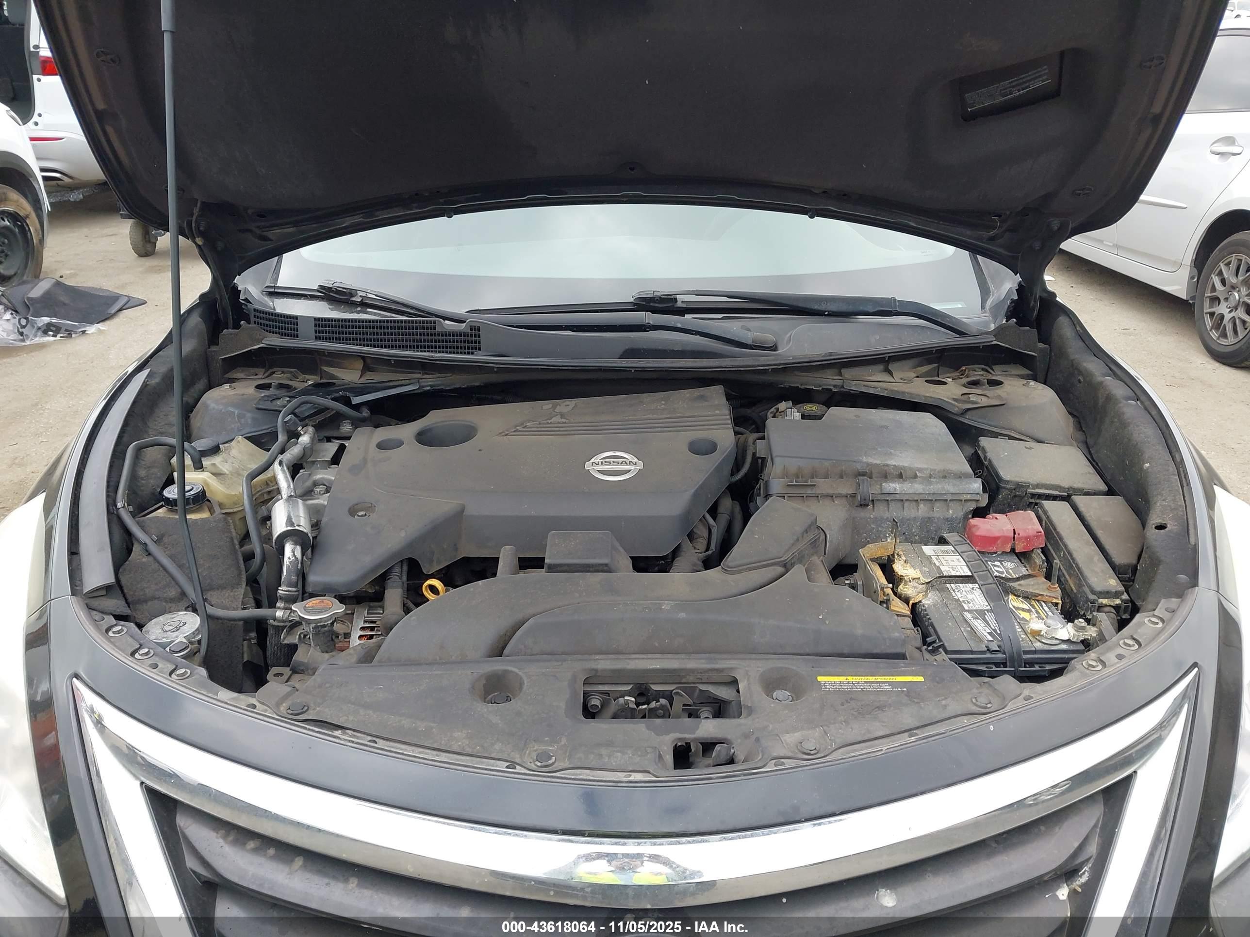 NISSAN ALTIMA image 10