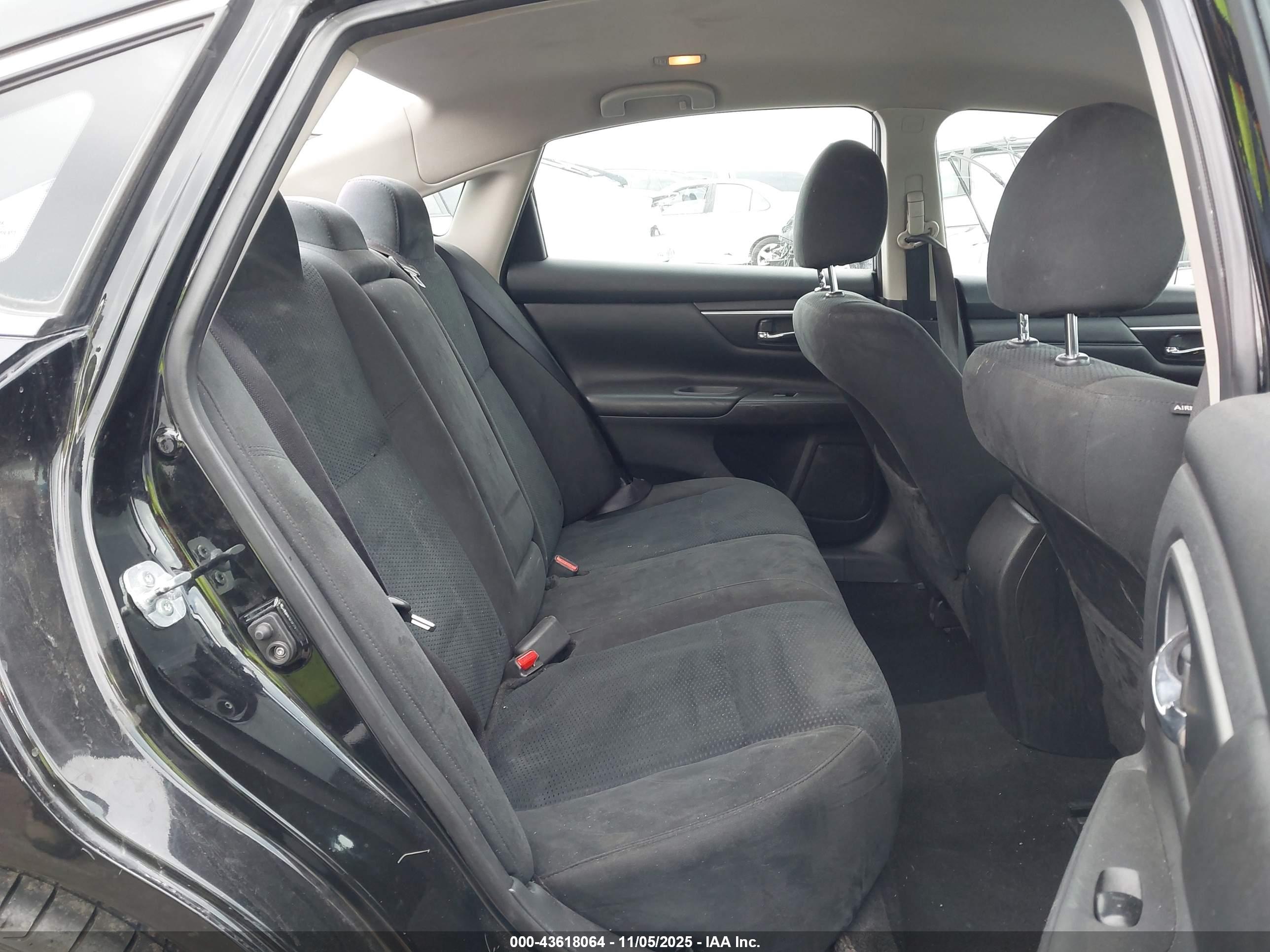NISSAN ALTIMA image 8