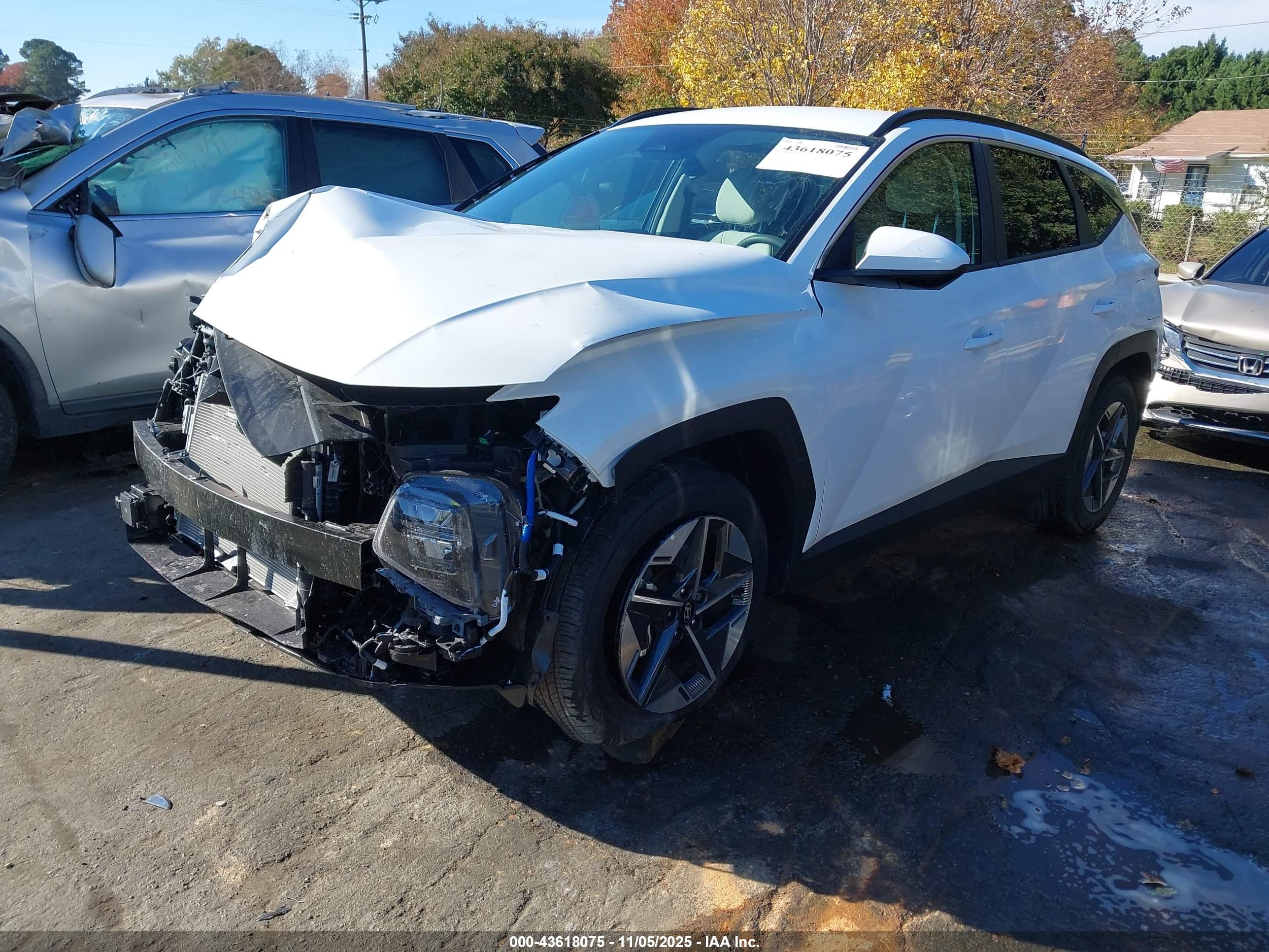 HYUNDAI TUCSON image 2