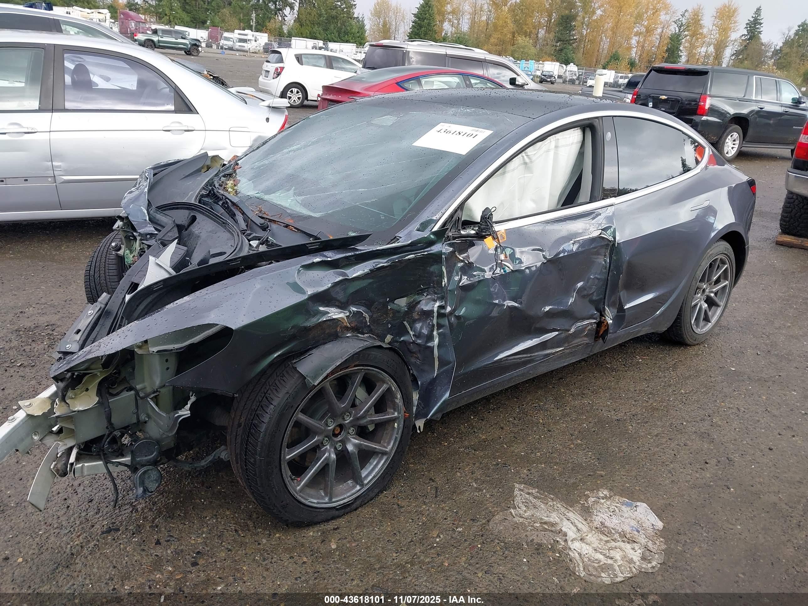 TESLA MODEL image 2