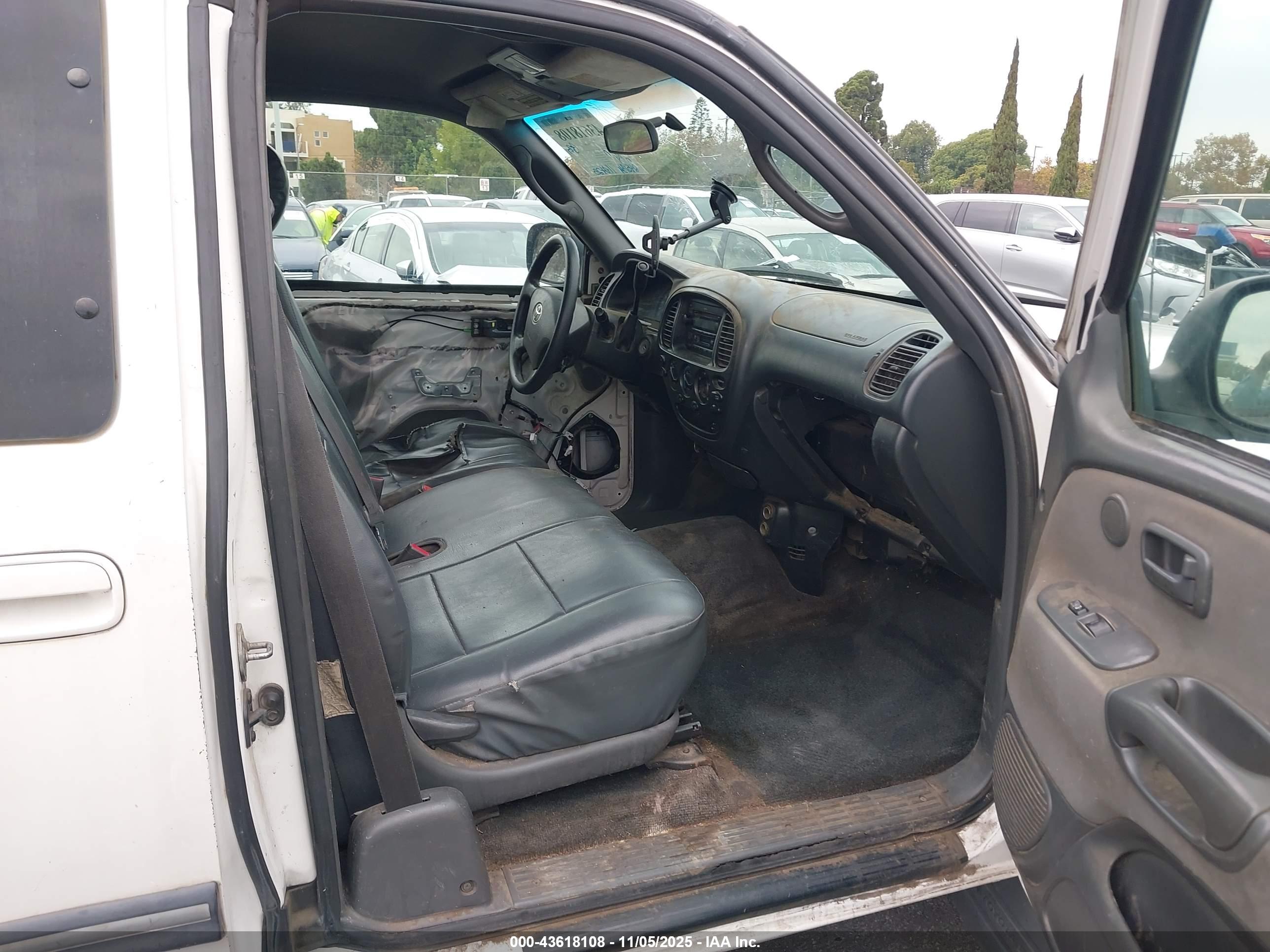 TOYOTA TUNDRA image 5