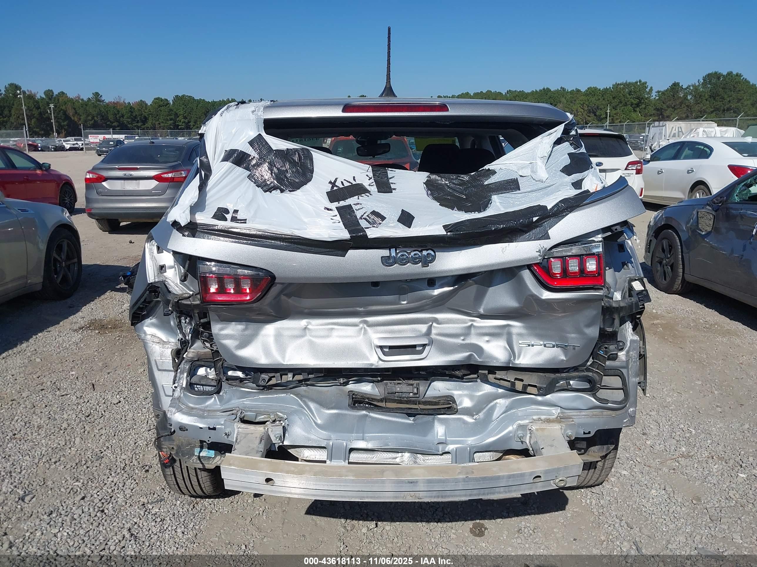 JEEP COMPASS image 6