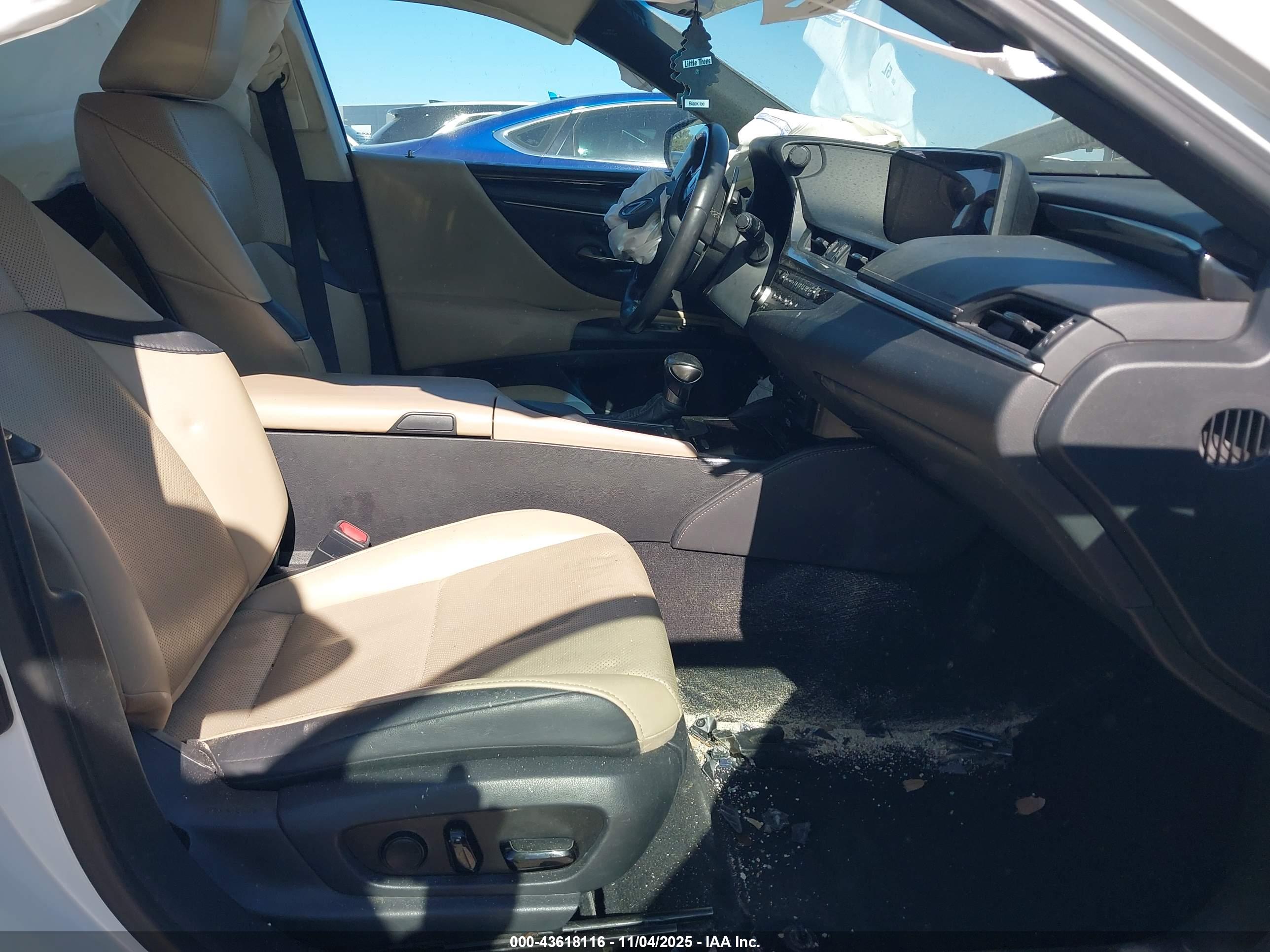 LEXUS ES image 5