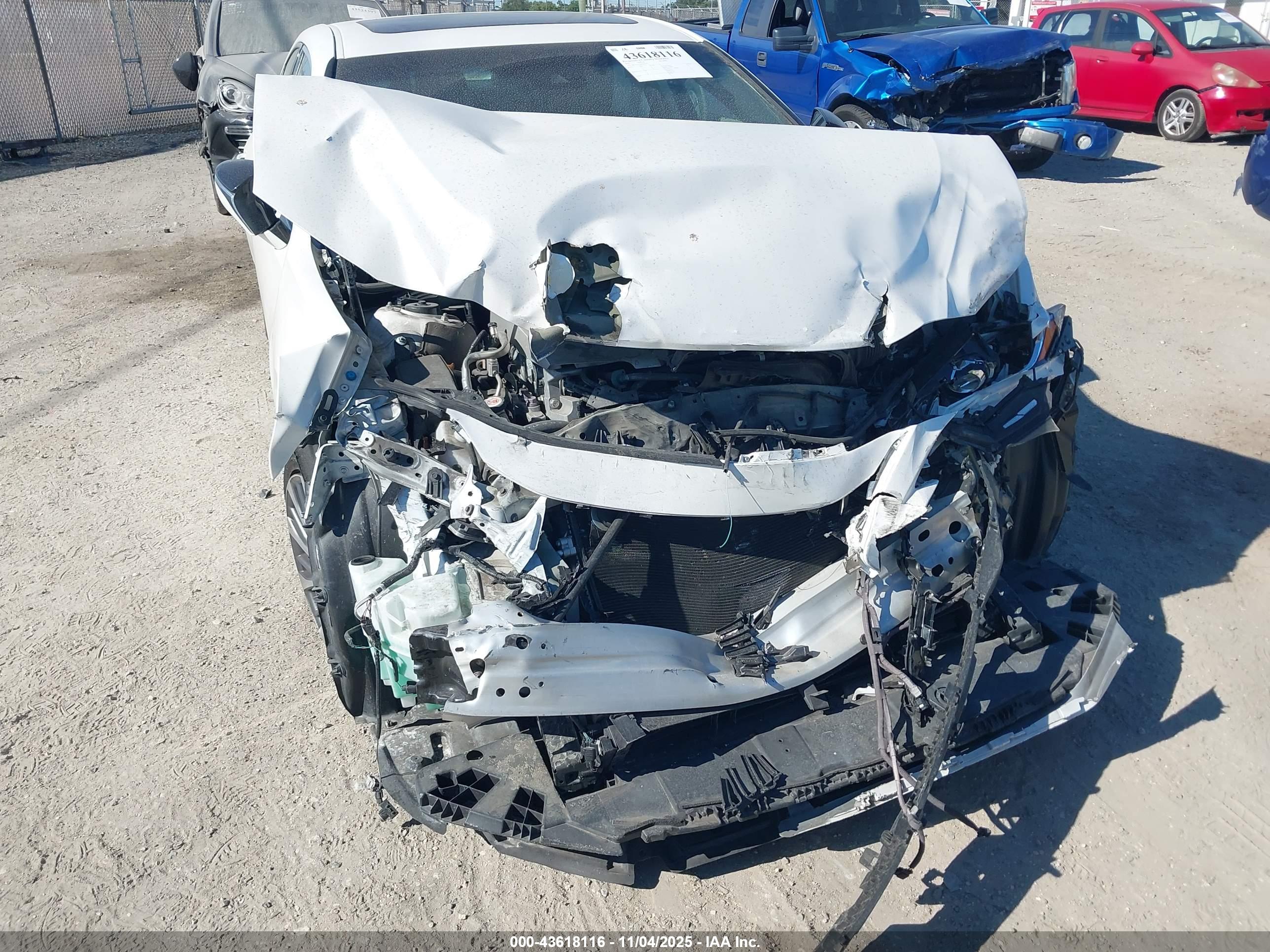 LEXUS ES image 6