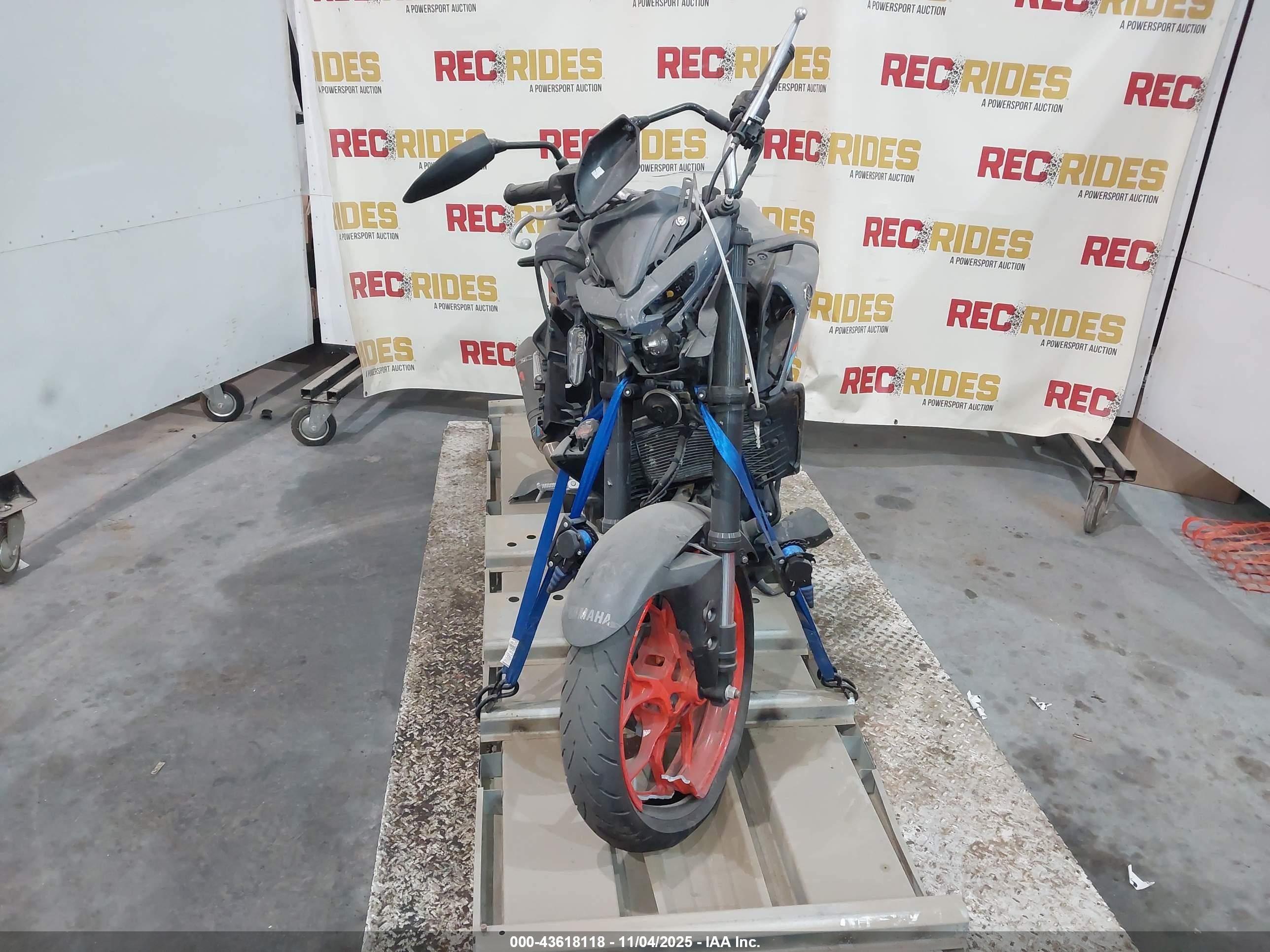 YAMAHA MT-03 image 5