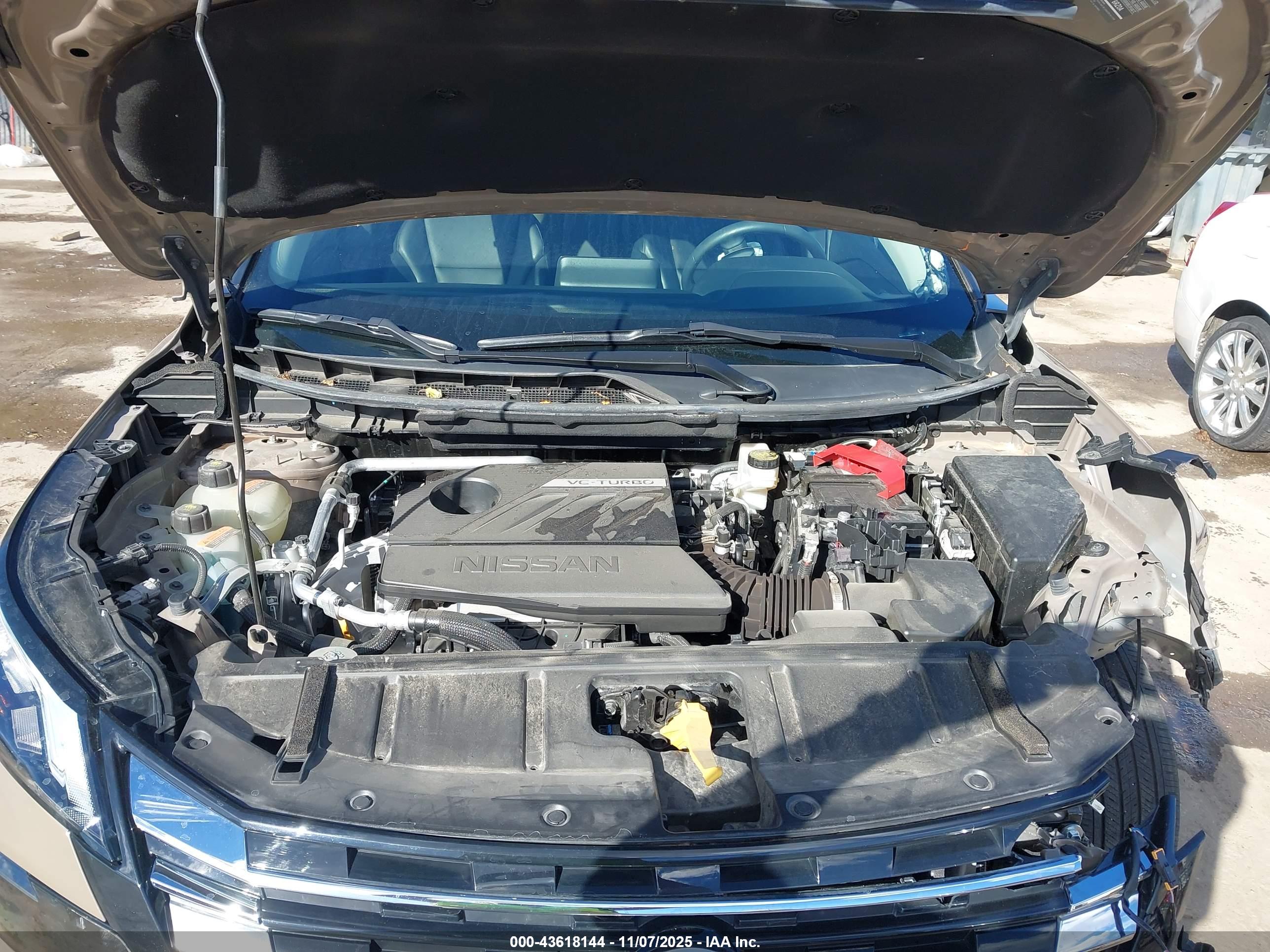 NISSAN ROGUE image 10