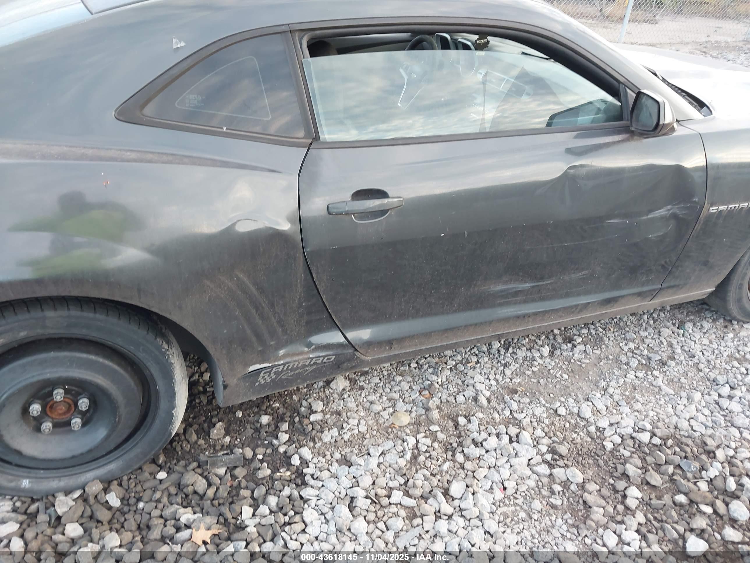 CHEVROLET CAMARO image 6