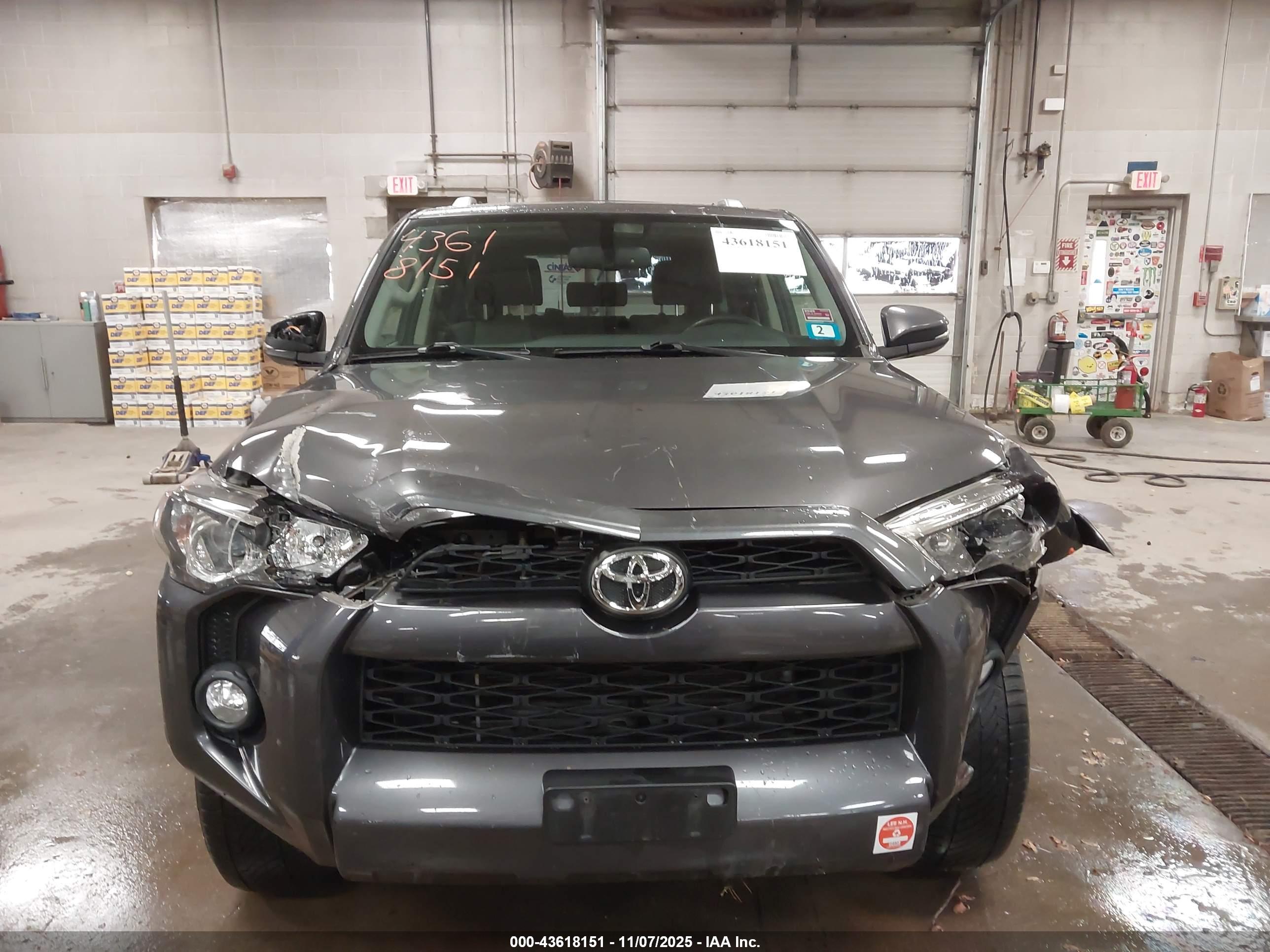 TOYOTA 4RUNNER image 6