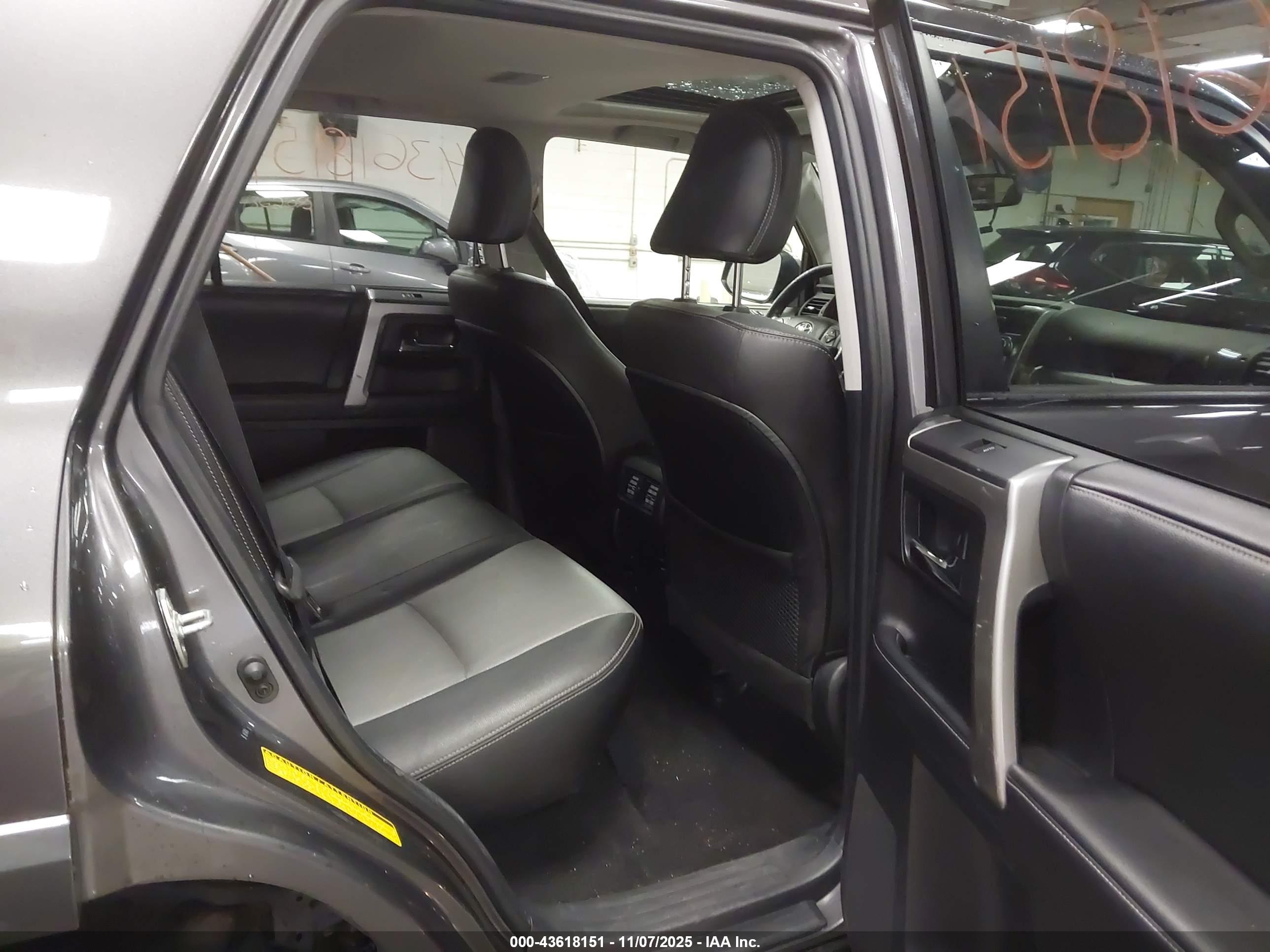 TOYOTA 4RUNNER image 8