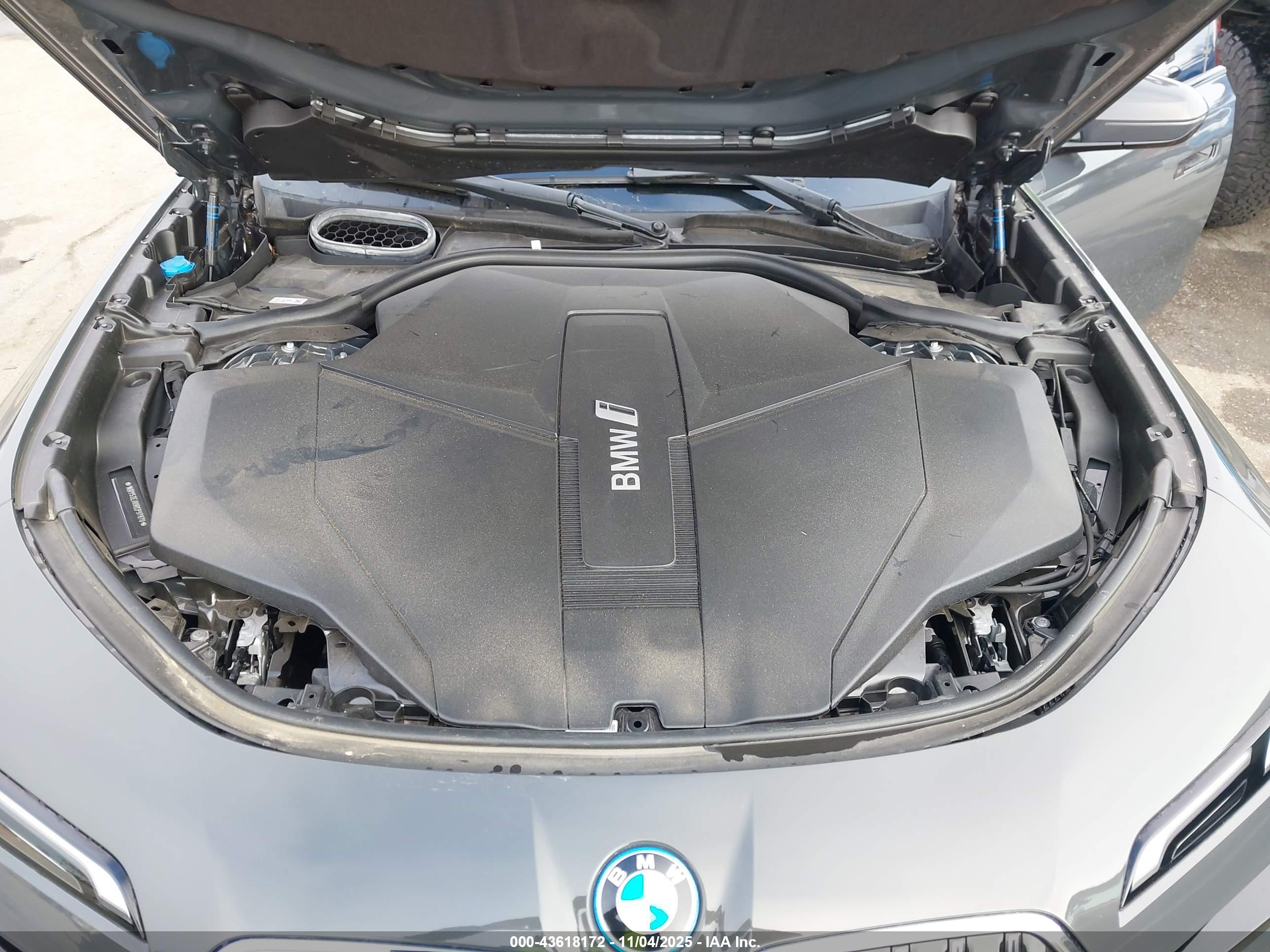 BMW I7 image 10