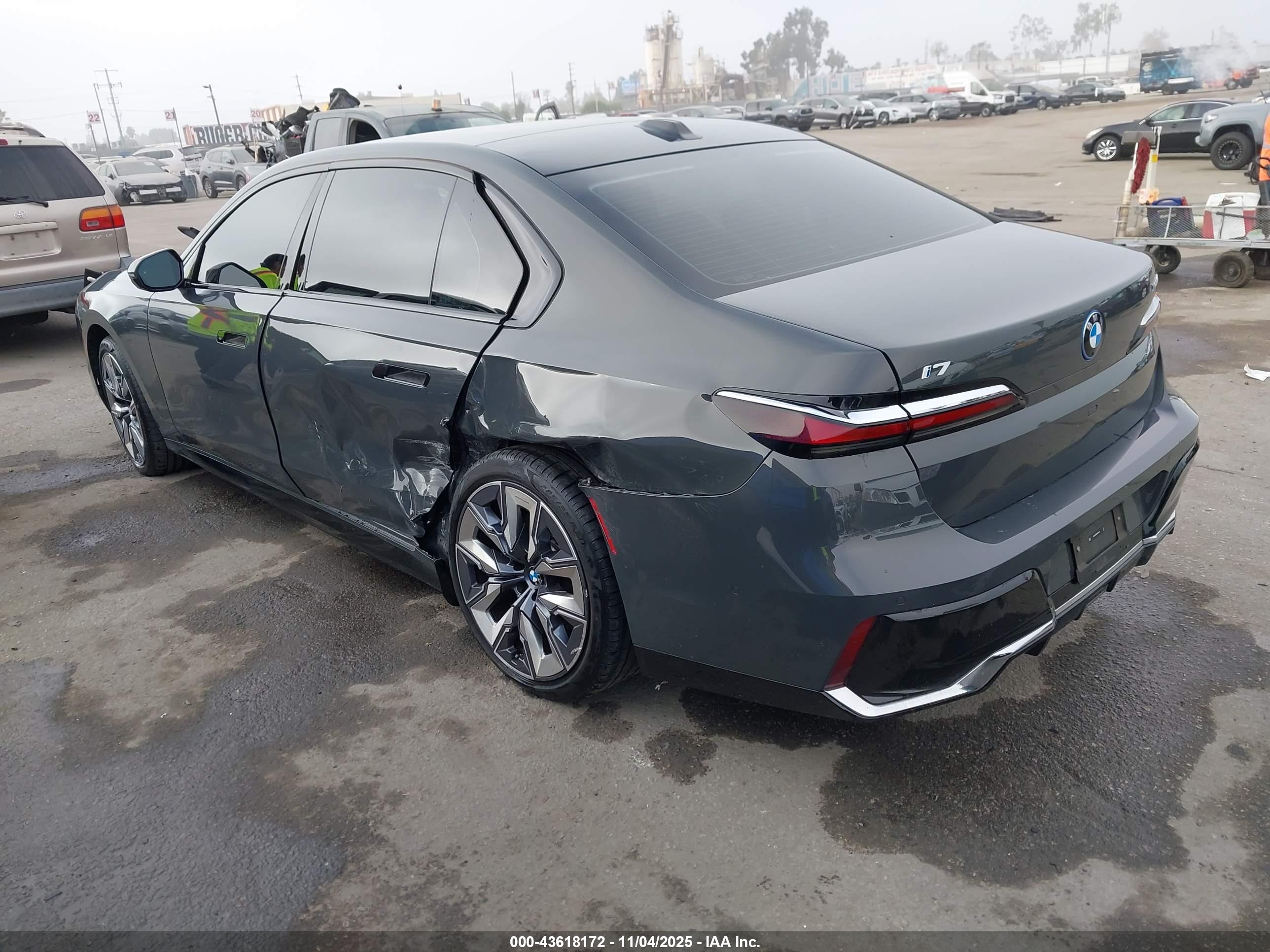 BMW I7 image 3