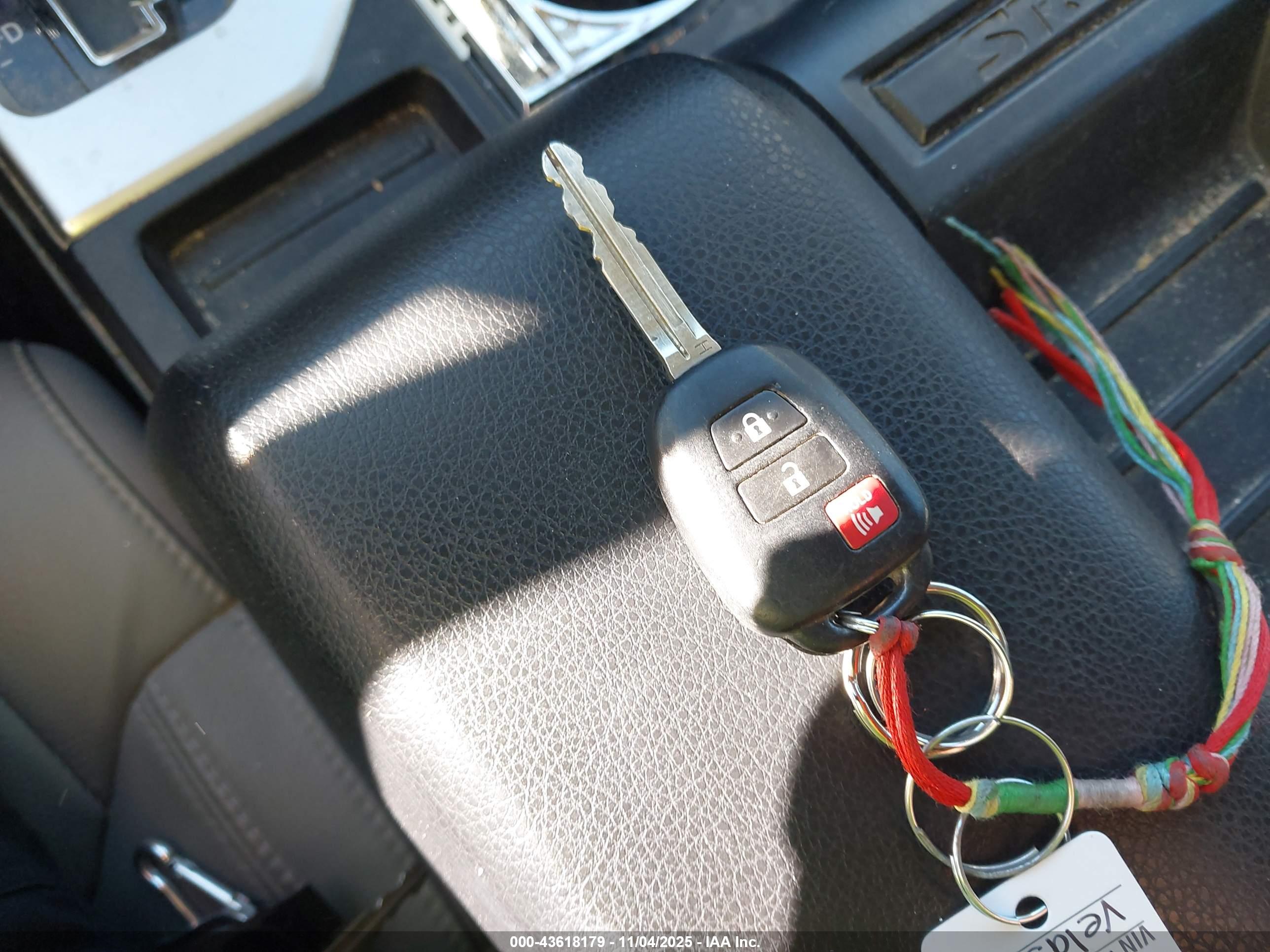 TOYOTA TUNDRA image 11