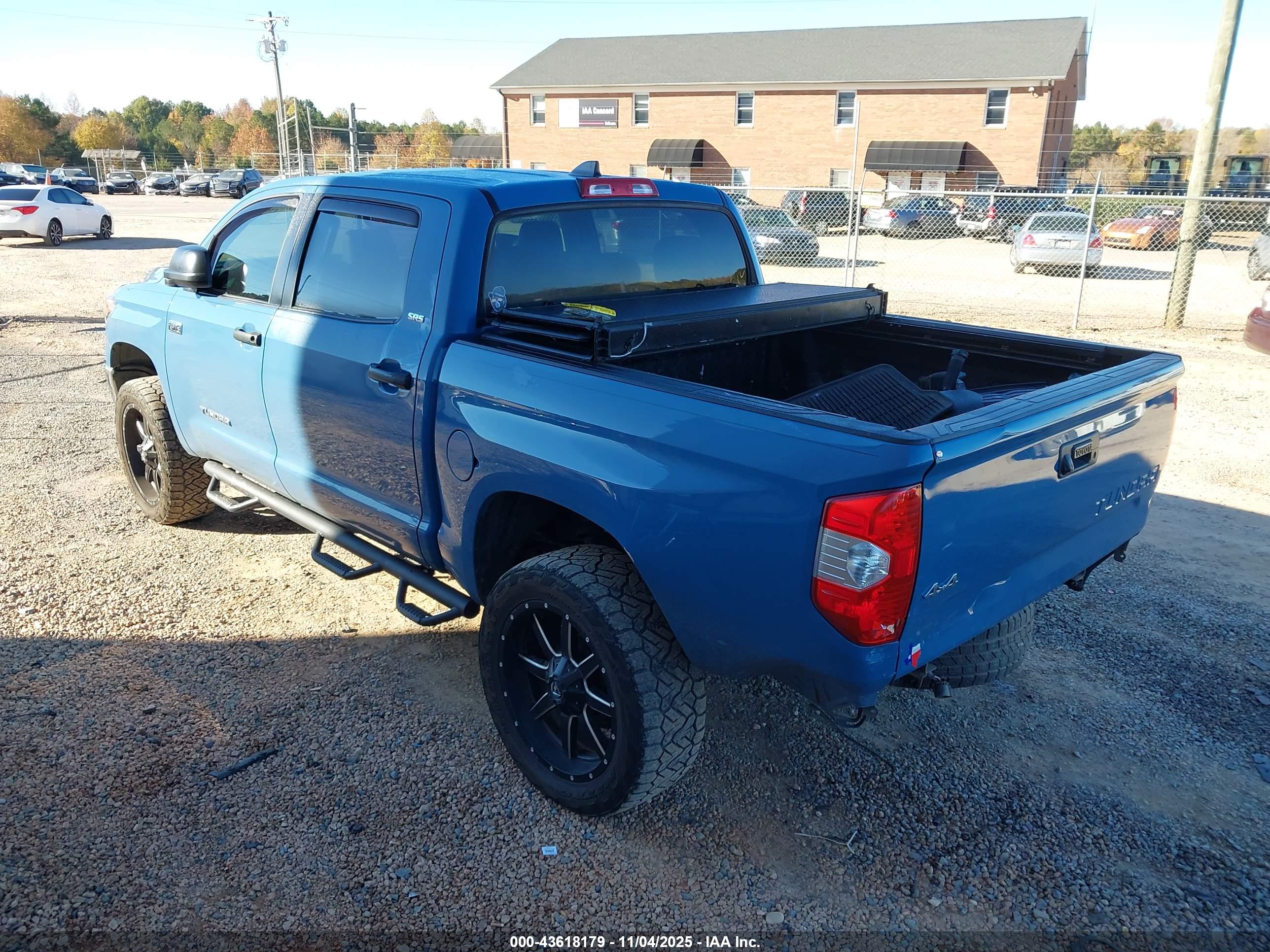 TOYOTA TUNDRA image 3
