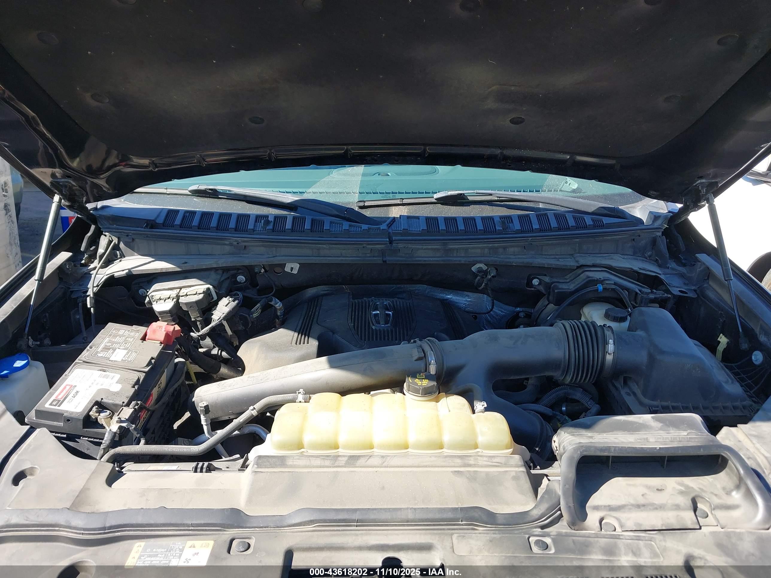 LINCOLN NAVIGATOR image 10