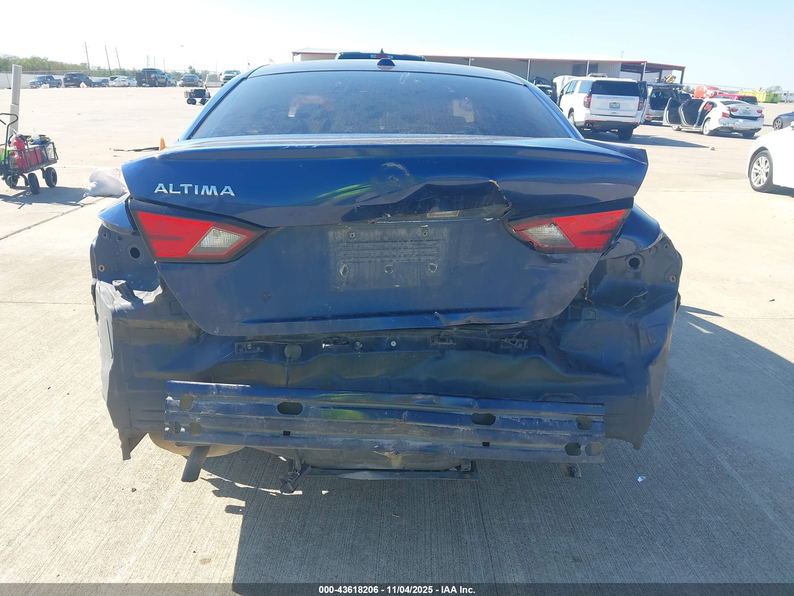 NISSAN ALTIMA image 6