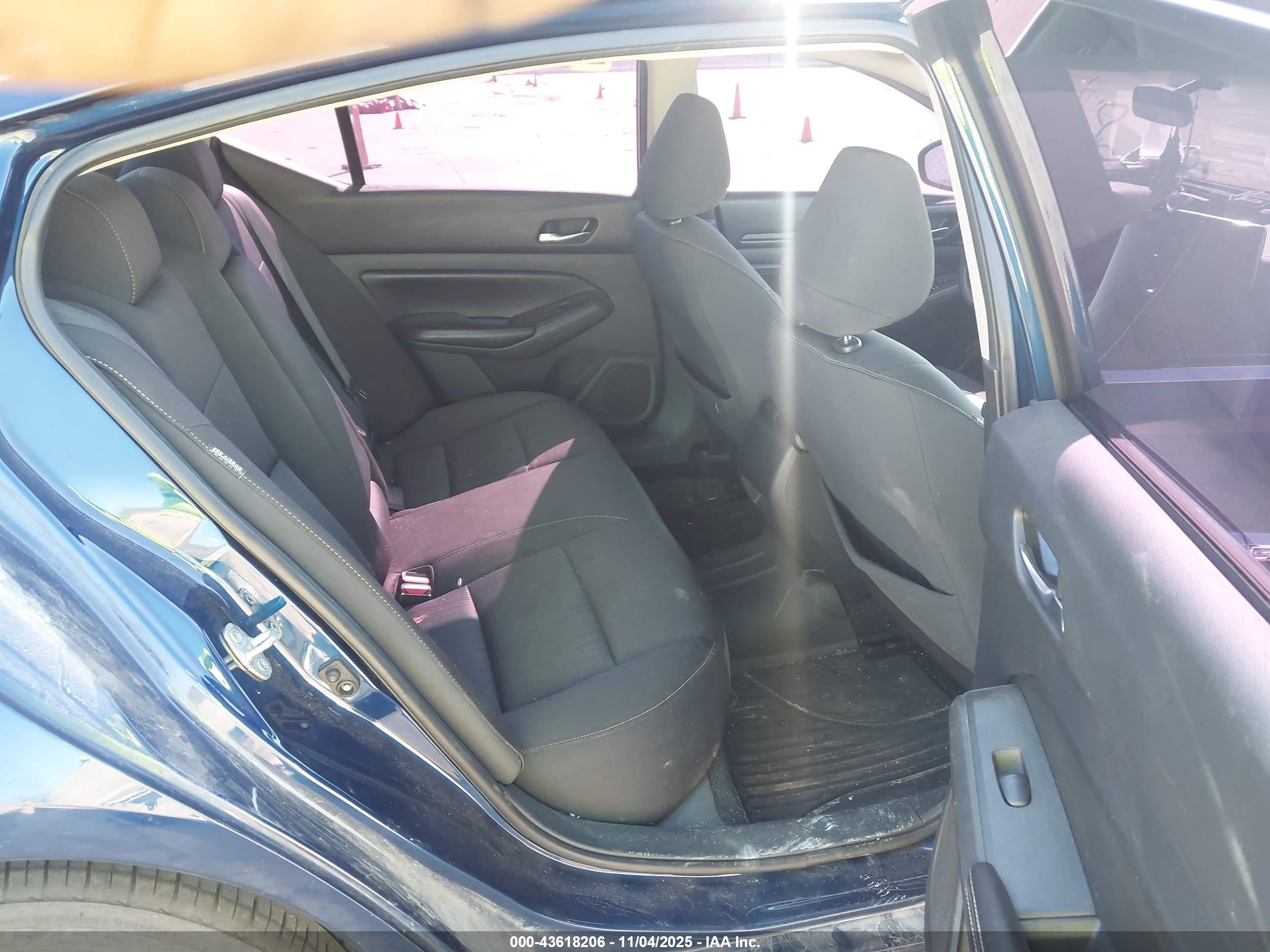 NISSAN ALTIMA image 8